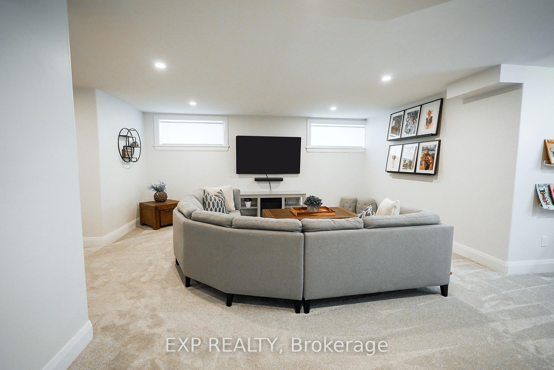 Photo 40 of 262 West Ridge Drive, Ottawa, Stittsville (South) — HOMEH