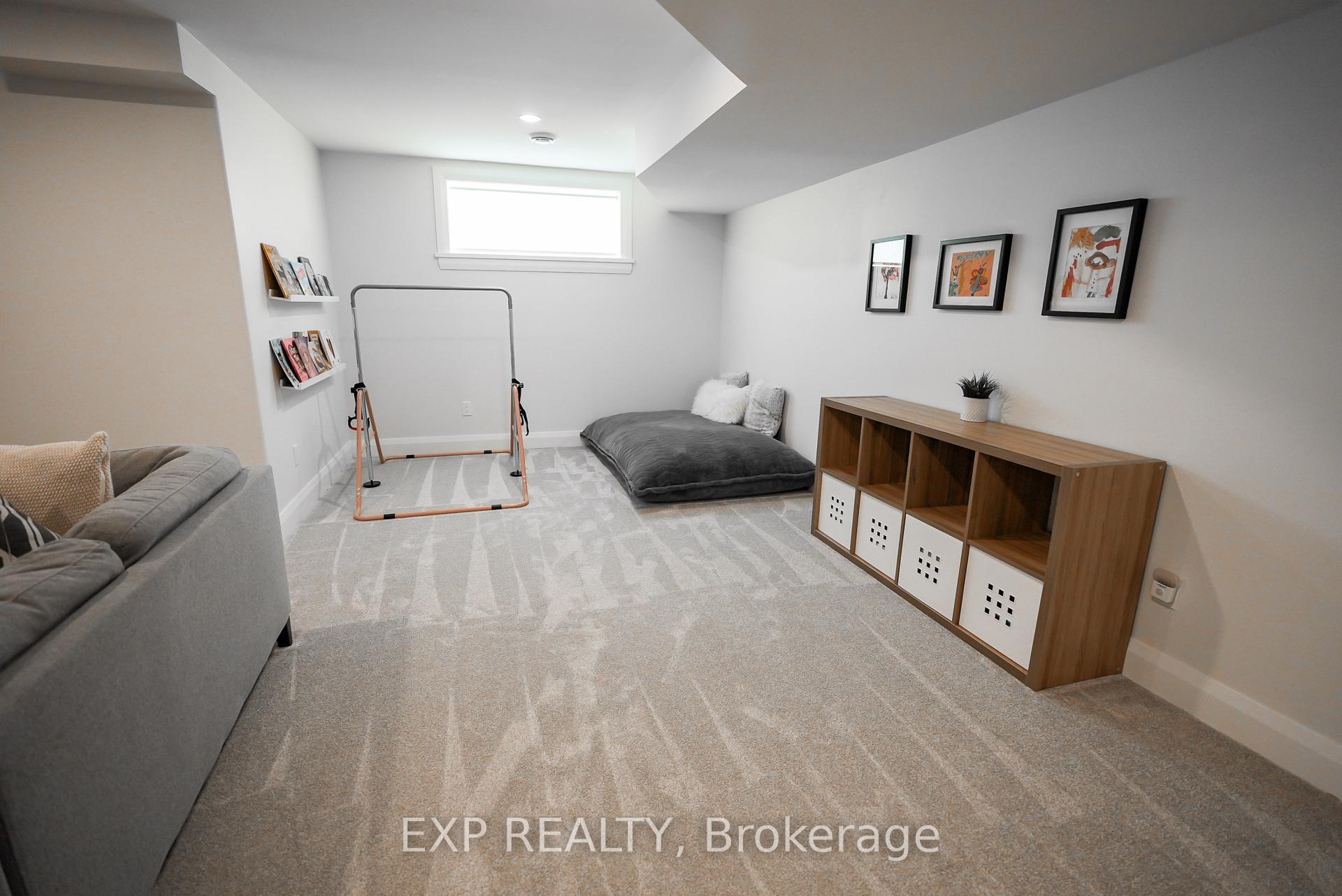 Photo 36 of 262 West Ridge Drive, Ottawa, Stittsville (South) — HOMEH