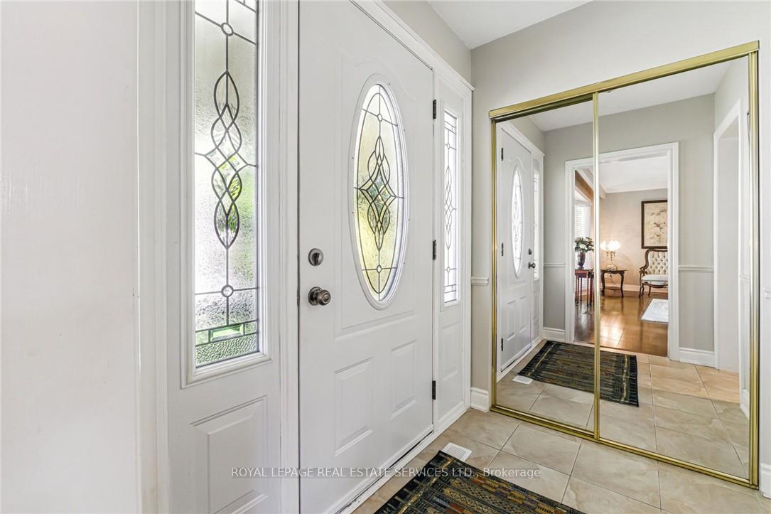 Photo 4 of 296 Glen Afton Drive, Burlington, Shoreacres — HOMEH