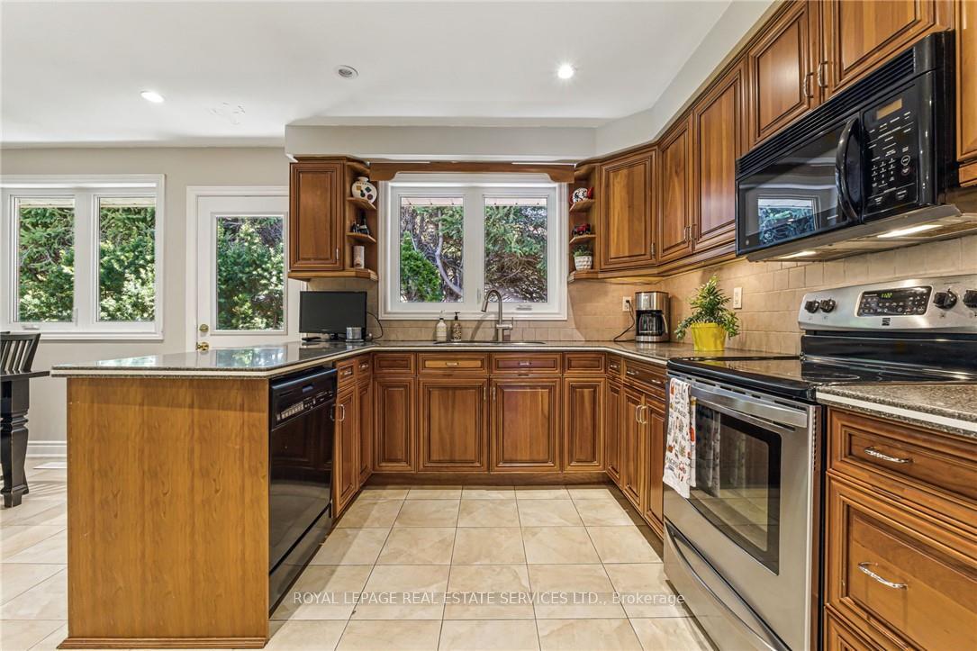 Photo 11 of 296 Glen Afton Drive, Burlington, Shoreacres — HOMEH