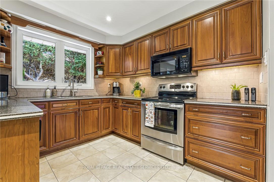 Photo 12 of 296 Glen Afton Drive, Burlington, Shoreacres — HOMEH