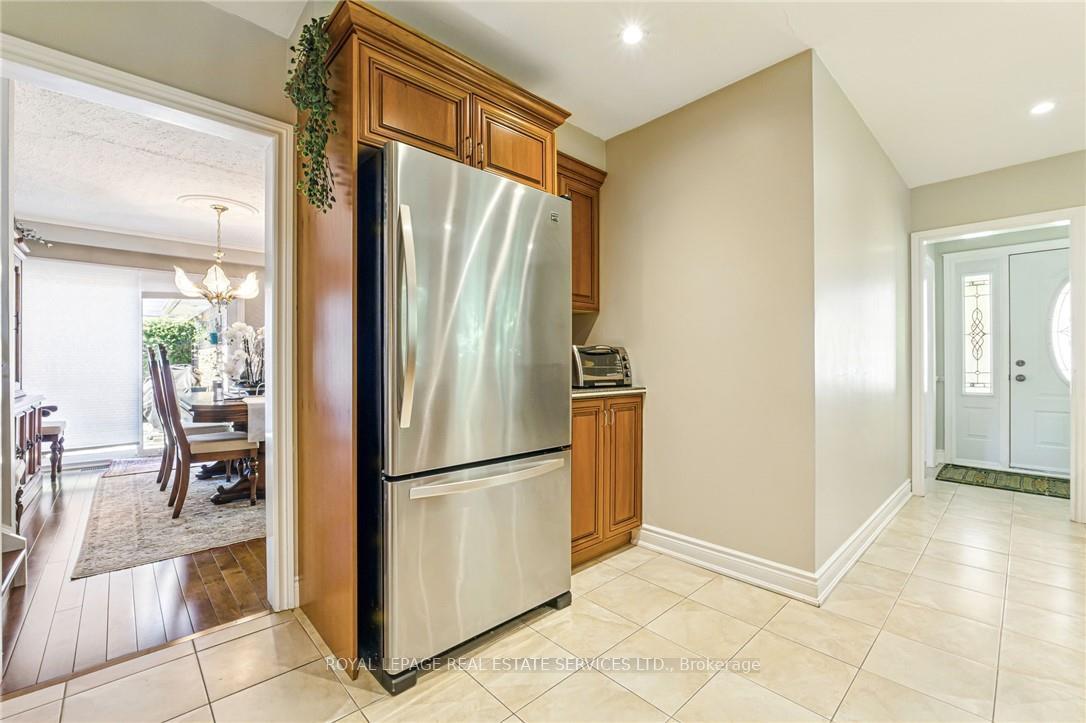 Photo 13 of 296 Glen Afton Drive, Burlington, Shoreacres — HOMEH
