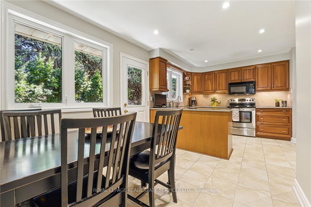Photo 14 of 296 Glen Afton Drive, Burlington, Shoreacres — HOMEH
