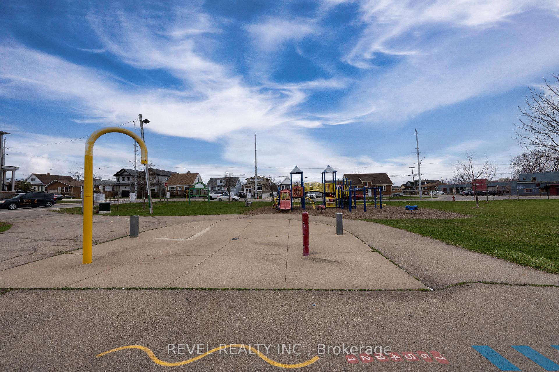Photo 30 of Unit 10, 24 Radison Lane, Hamilton, McQuesten — HOMEH