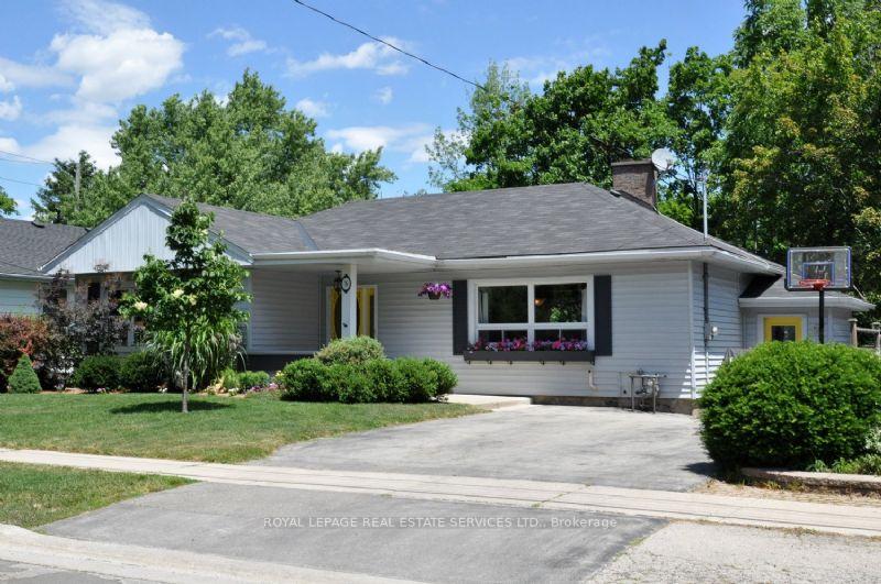Photo 2 of 76 Main Street N, Hamilton, Waterdown — HOMEH