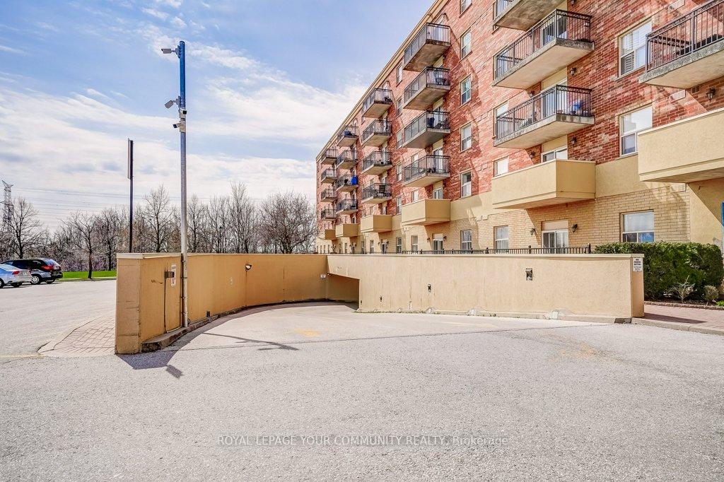 Photo 5 of Unit 421, 7373 Martingrove Road, Vaughan, Vaughan Grove — HOMEH