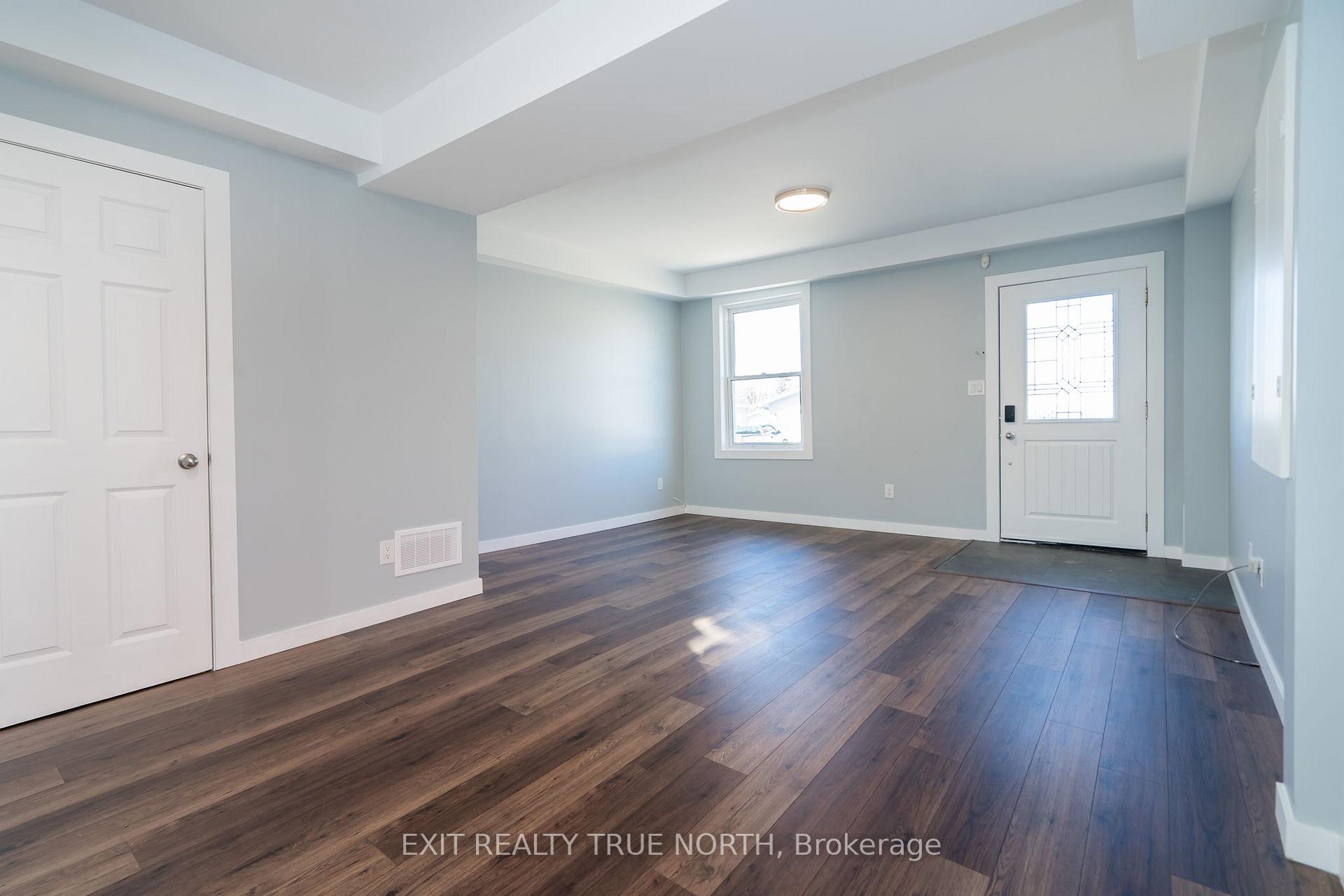 Photo 5 of 220 Martha Street, Tay, Victoria Harbour — HOMEH