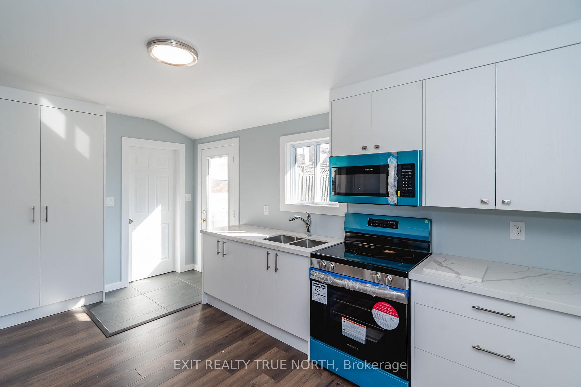 Photo 8 of 220 Martha Street, Tay, Victoria Harbour — HOMEH