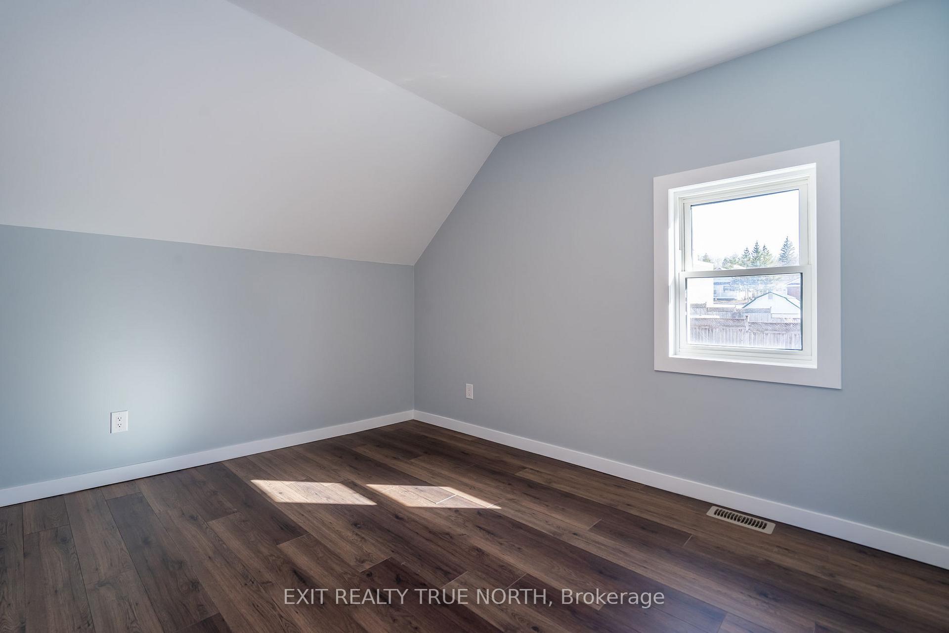 Photo 18 of 220 Martha Street, Tay, Victoria Harbour — HOMEH