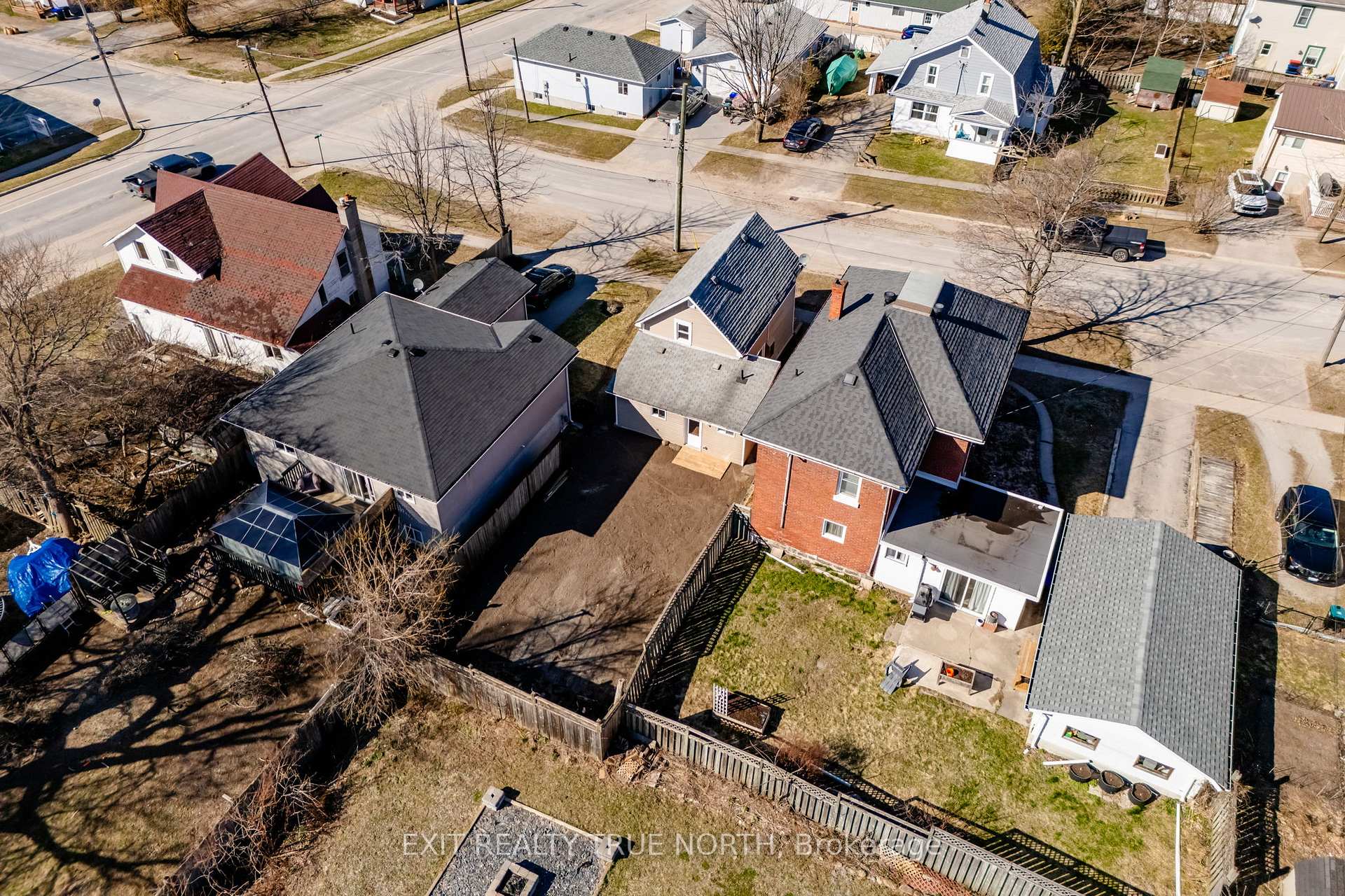 Photo 19 of 220 Martha Street, Tay, Victoria Harbour — HOMEH
