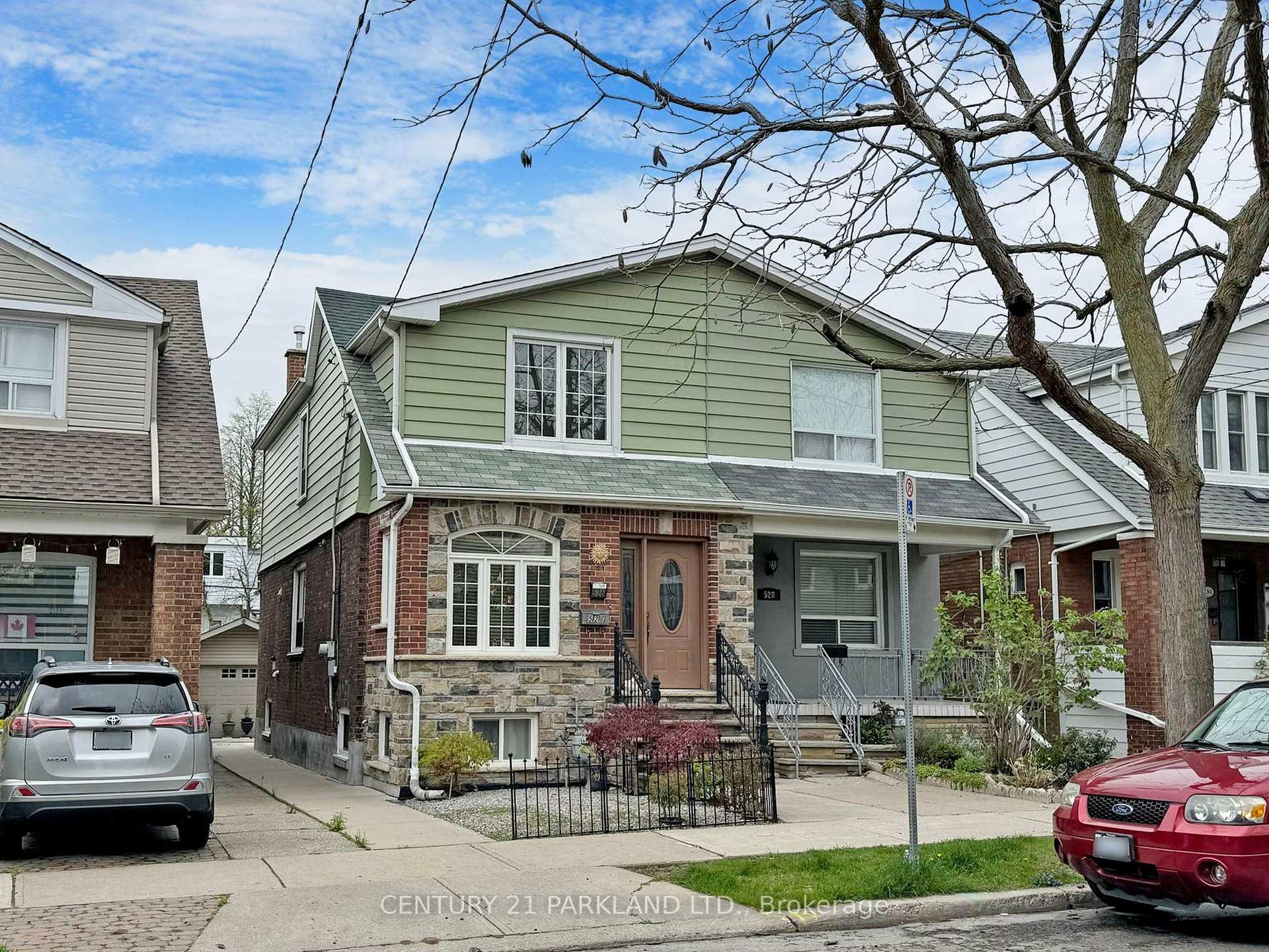 Front of 526 Milverton Boulevard