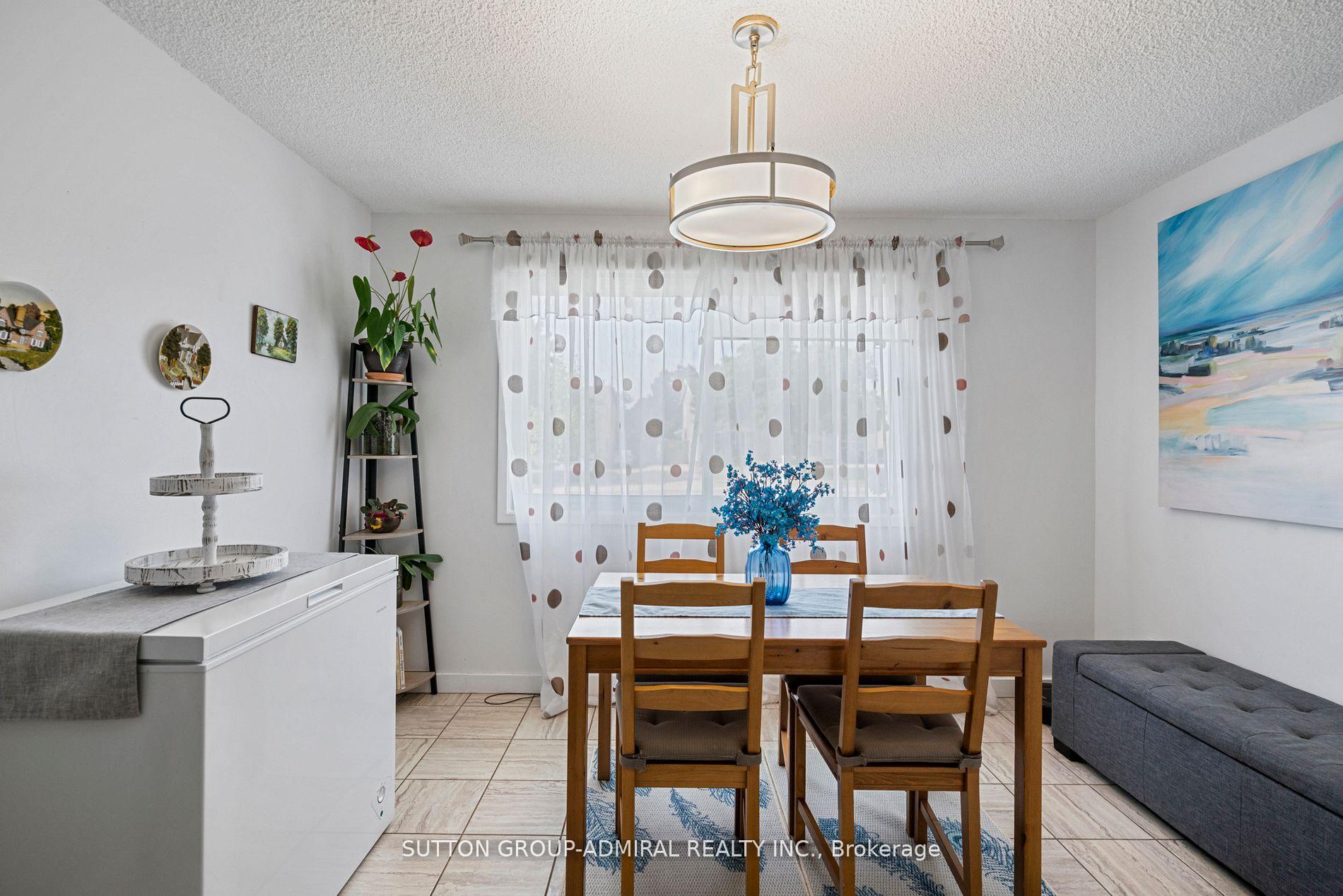 Photo 7 of 505 Elgin Street N, Cambridge — HOMEH