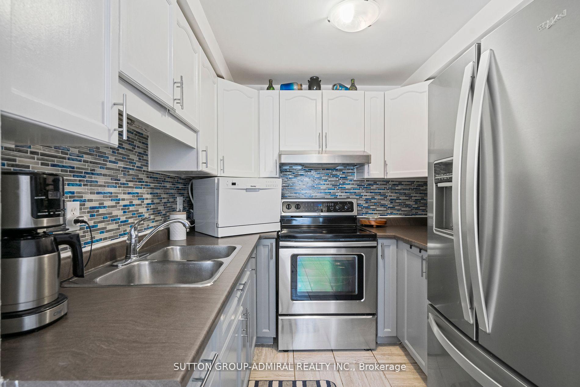 Photo 5 of 505 Elgin Street N, Cambridge — HOMEH