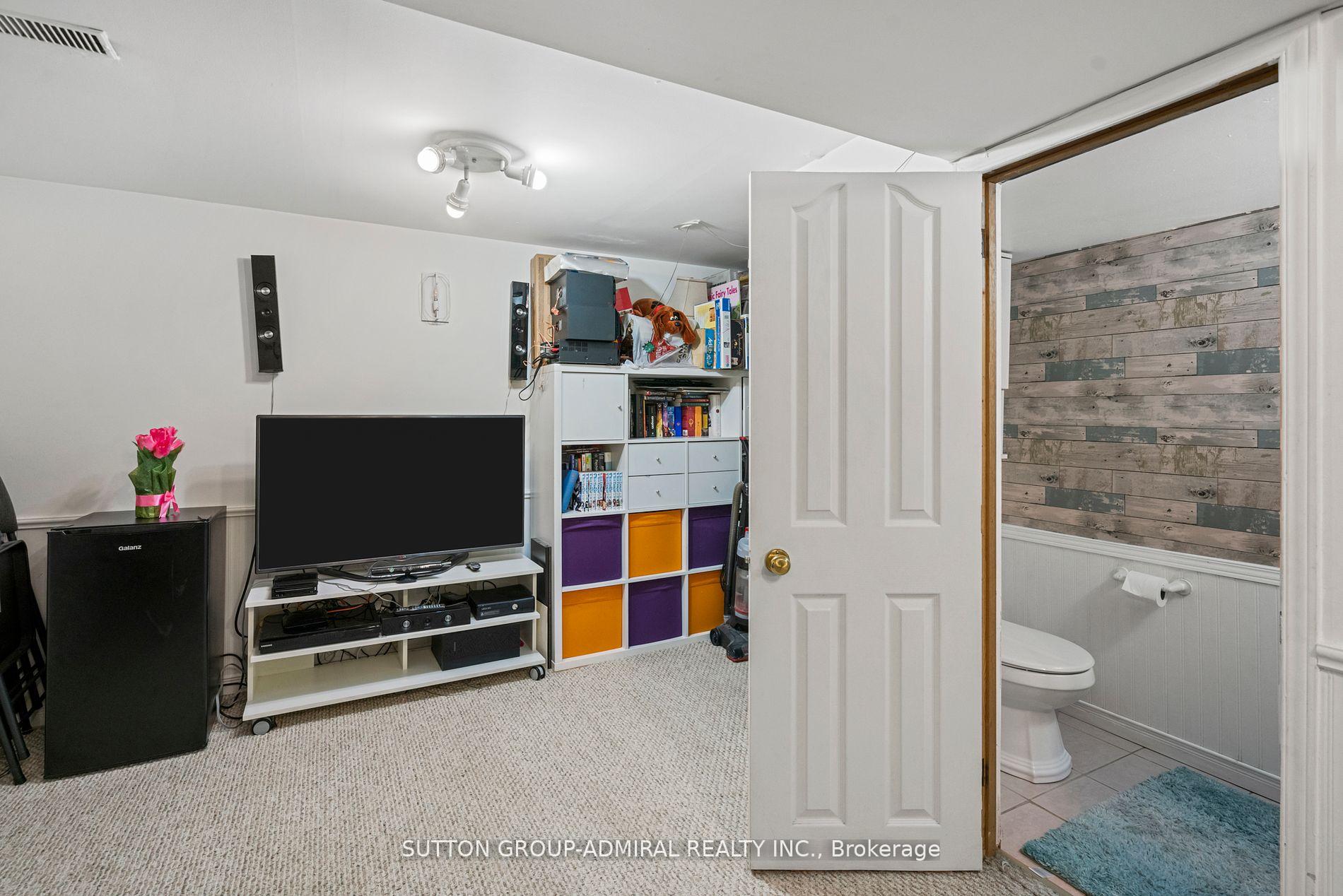 Photo 14 of 505 Elgin Street N, Cambridge — HOMEH