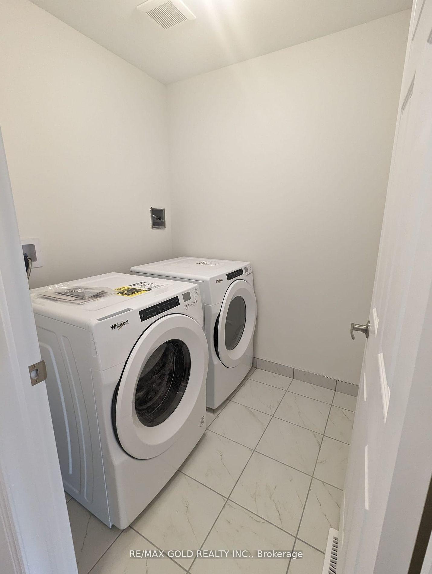 Photo 4 of 46 Bayardo Drive, Oshawa, Windfields — HOMEH