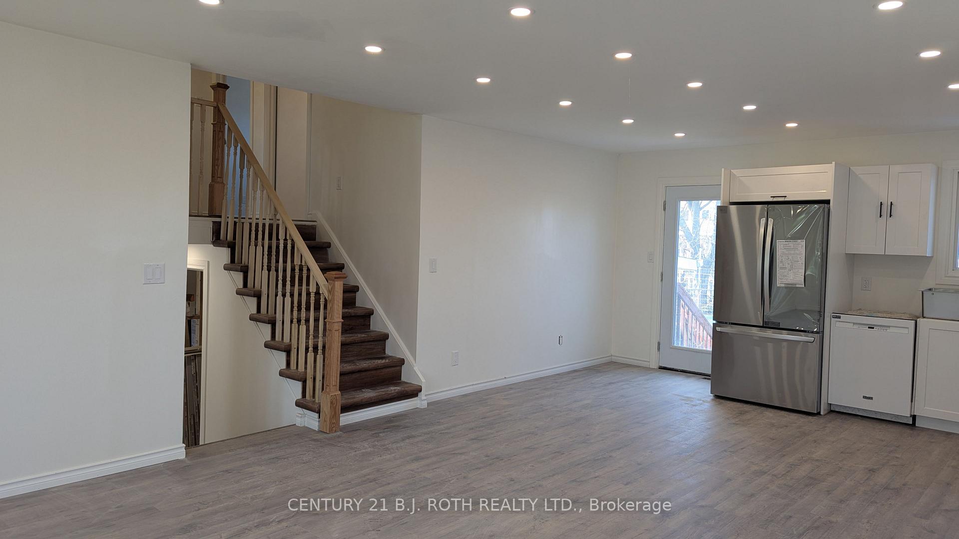 Photo 2 of Unit Upper, 20 Meadowland Avenue, Barrie, Allandale Heights — HOMEH