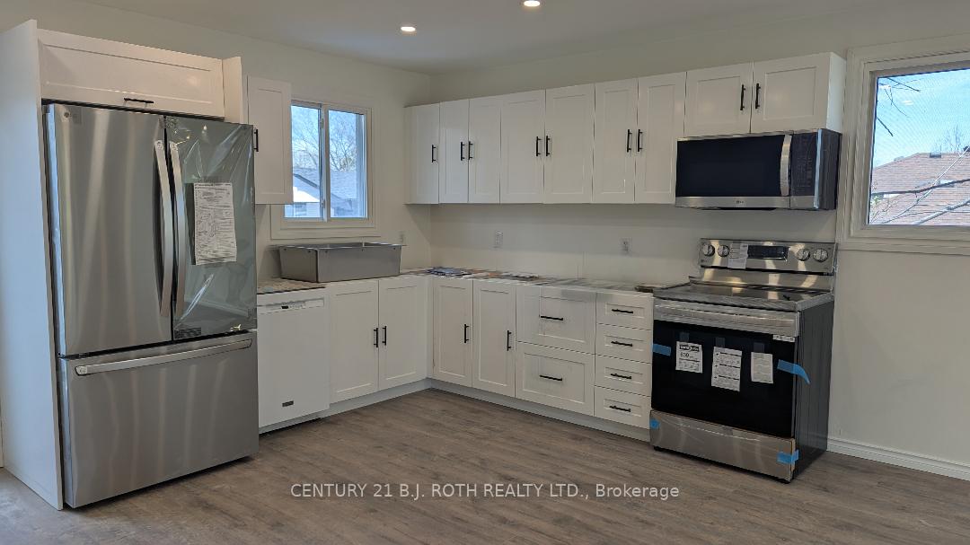Photo 4 of Unit Upper, 20 Meadowland Avenue, Barrie, Allandale Heights — HOMEH