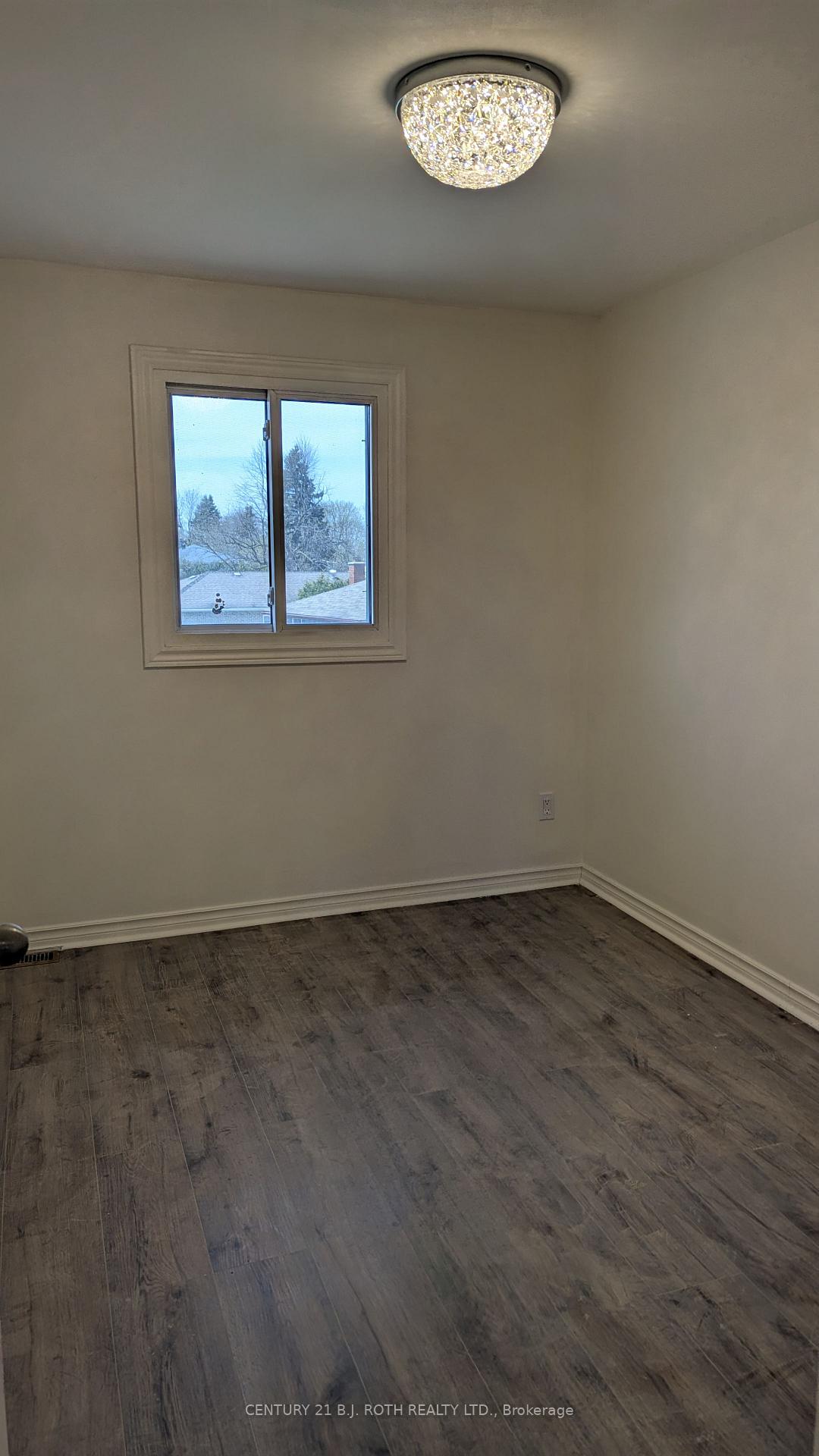 Photo 7 of Unit Upper, 20 Meadowland Avenue, Barrie, Allandale Heights — HOMEH