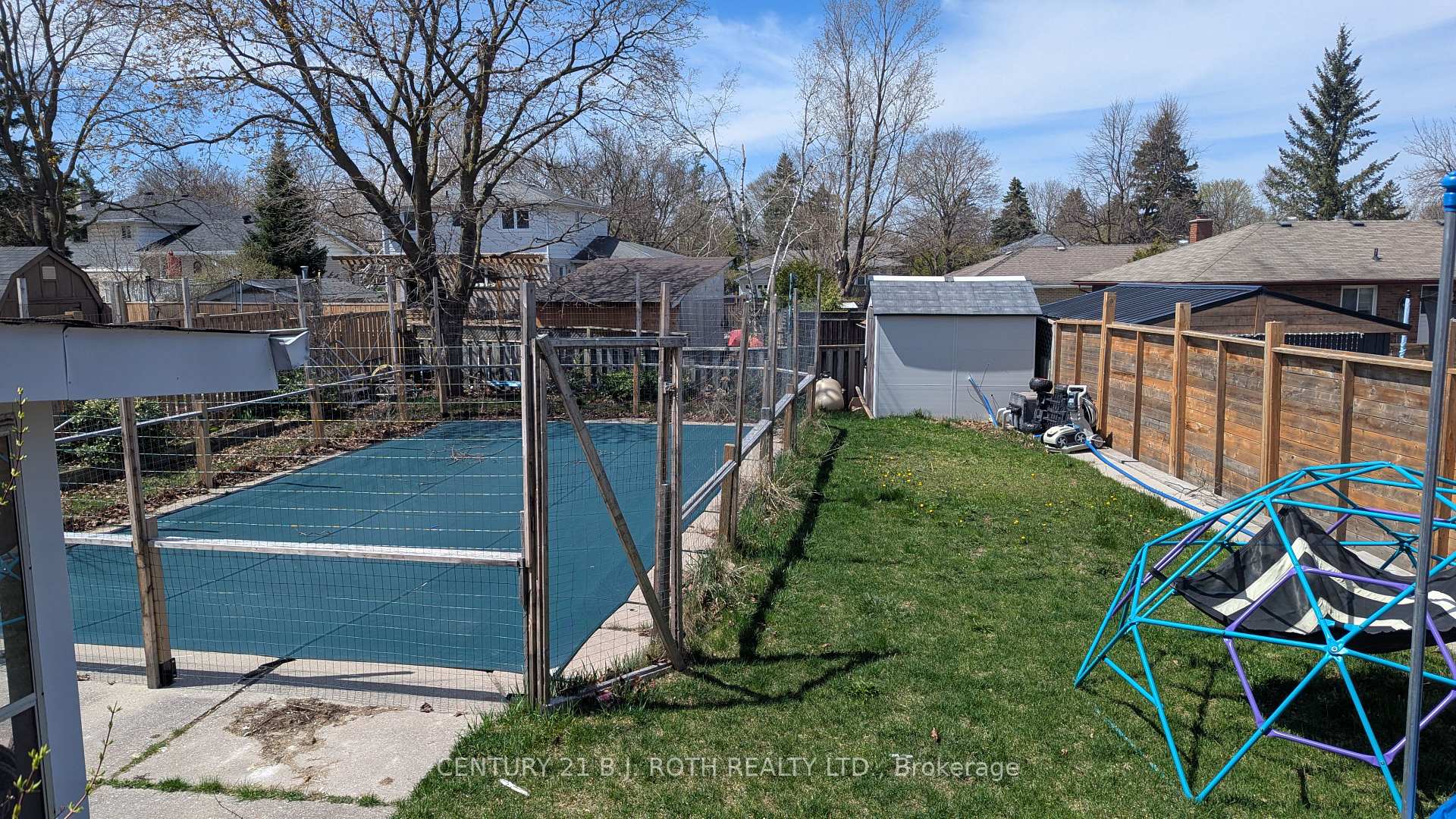 Photo 15 of Unit Upper, 20 Meadowland Avenue, Barrie, Allandale Heights — HOMEH