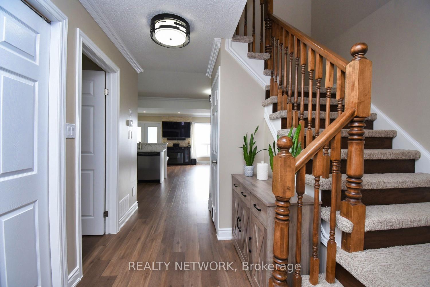 Photo 3 of 73 Thames Way, Hamilton, Binbrook — HOMEH