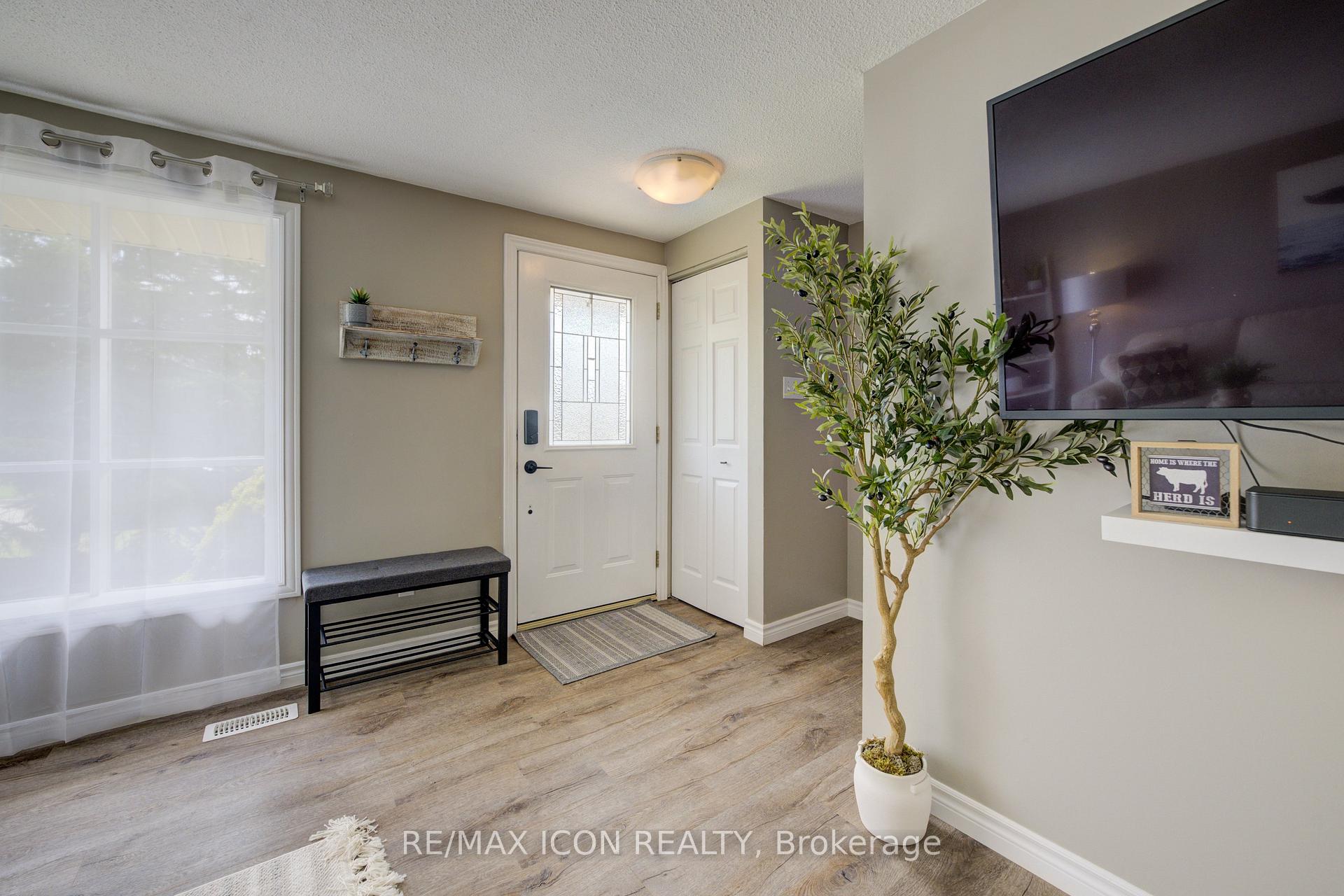 Photo 5 of 2 Briarlea Road, Guelph, Kortright West — HOMEH
