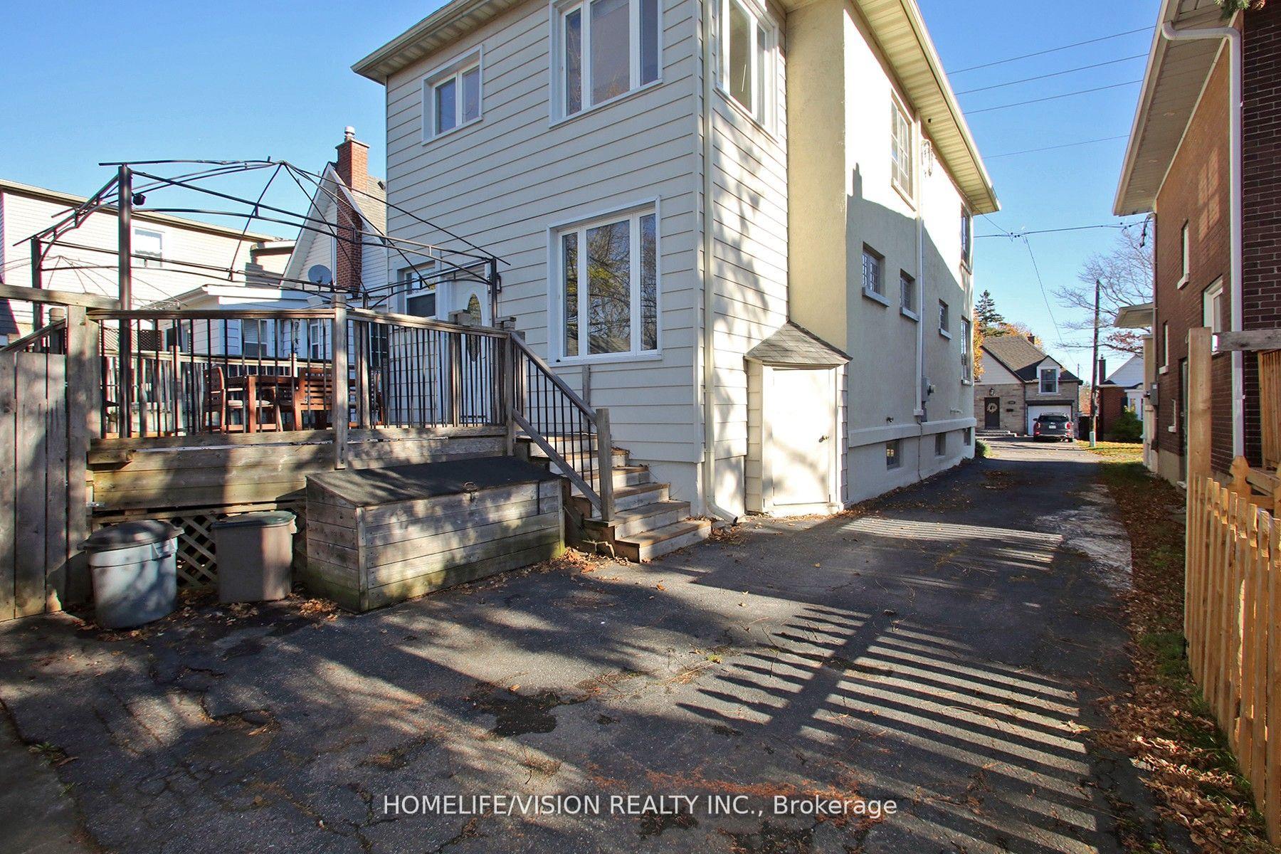 Photo 7 of 106 Oshawa Boulevard N, Oshawa, O'Neill — HOMEH