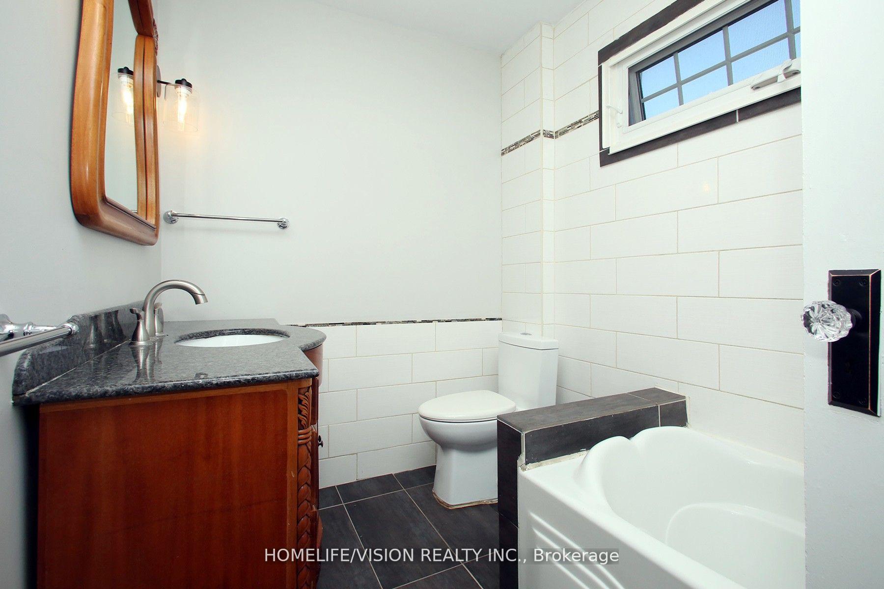 Photo 17 of 106 Oshawa Boulevard N, Oshawa, O'Neill — HOMEH