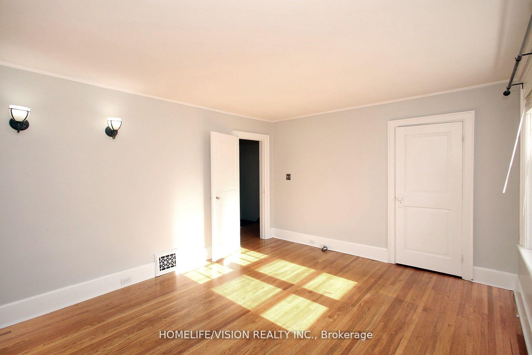 Photo 20 of 106 Oshawa Boulevard N, Oshawa, O'Neill — HOMEH