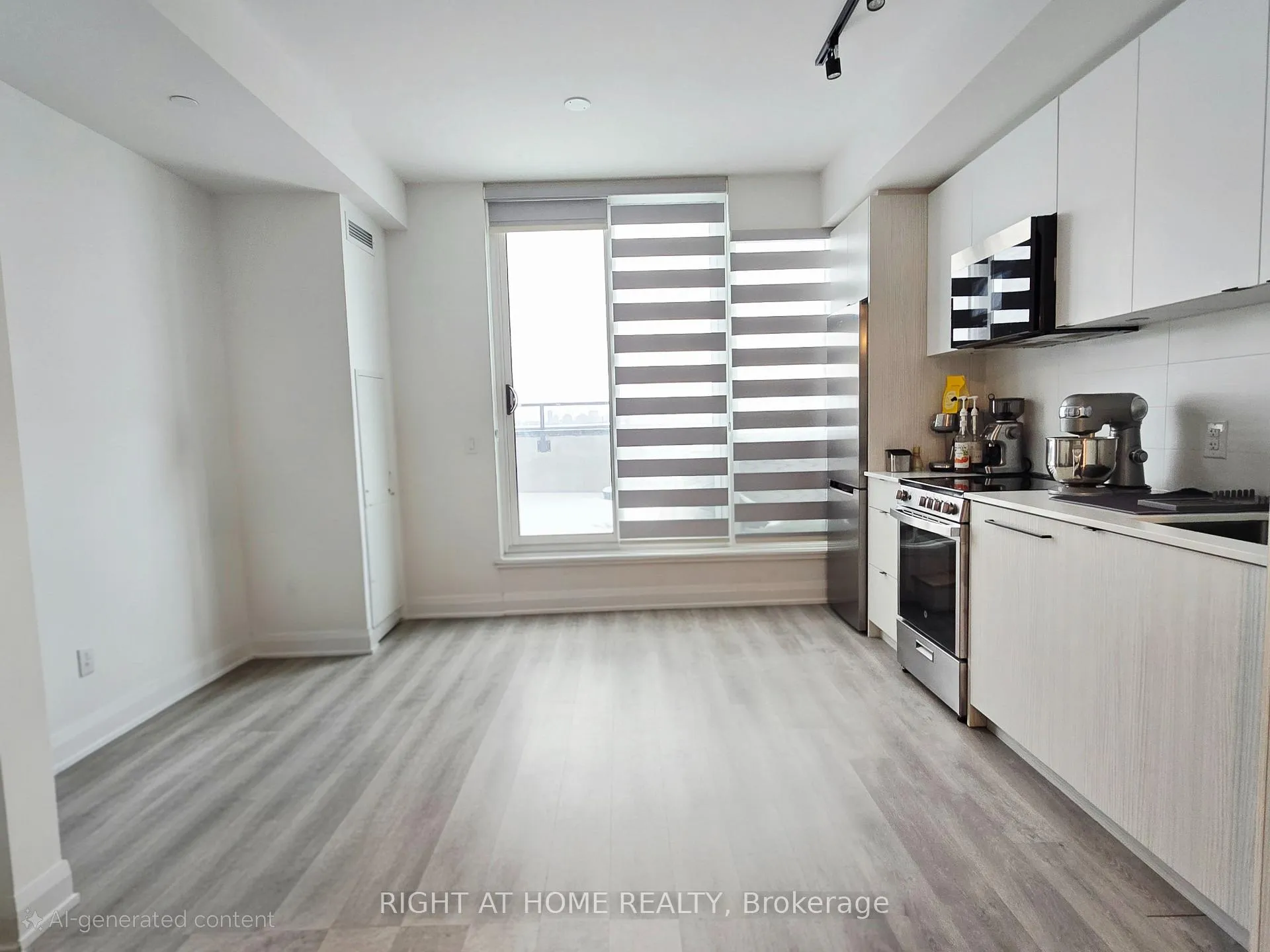Photo 2 of Unit 804, 2369 Danforth Avenue, Toronto, East End-Danforth — HOMEH