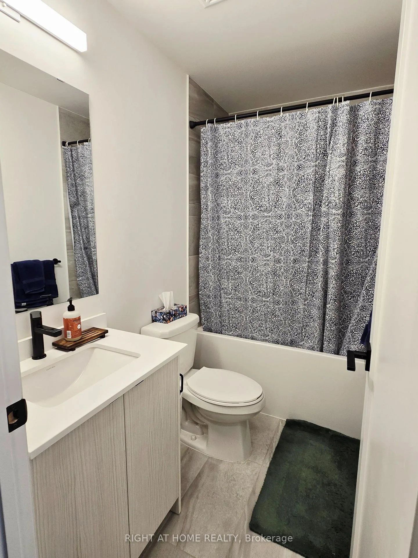Photo 8 of Unit 804, 2369 Danforth Avenue, Toronto, East End-Danforth — HOMEH