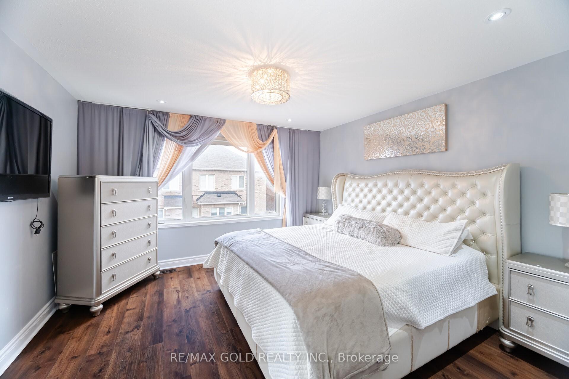 Photo 20 of 22 Yellowknife Road, Brampton, Sandringham-Wellington North — HOMEH