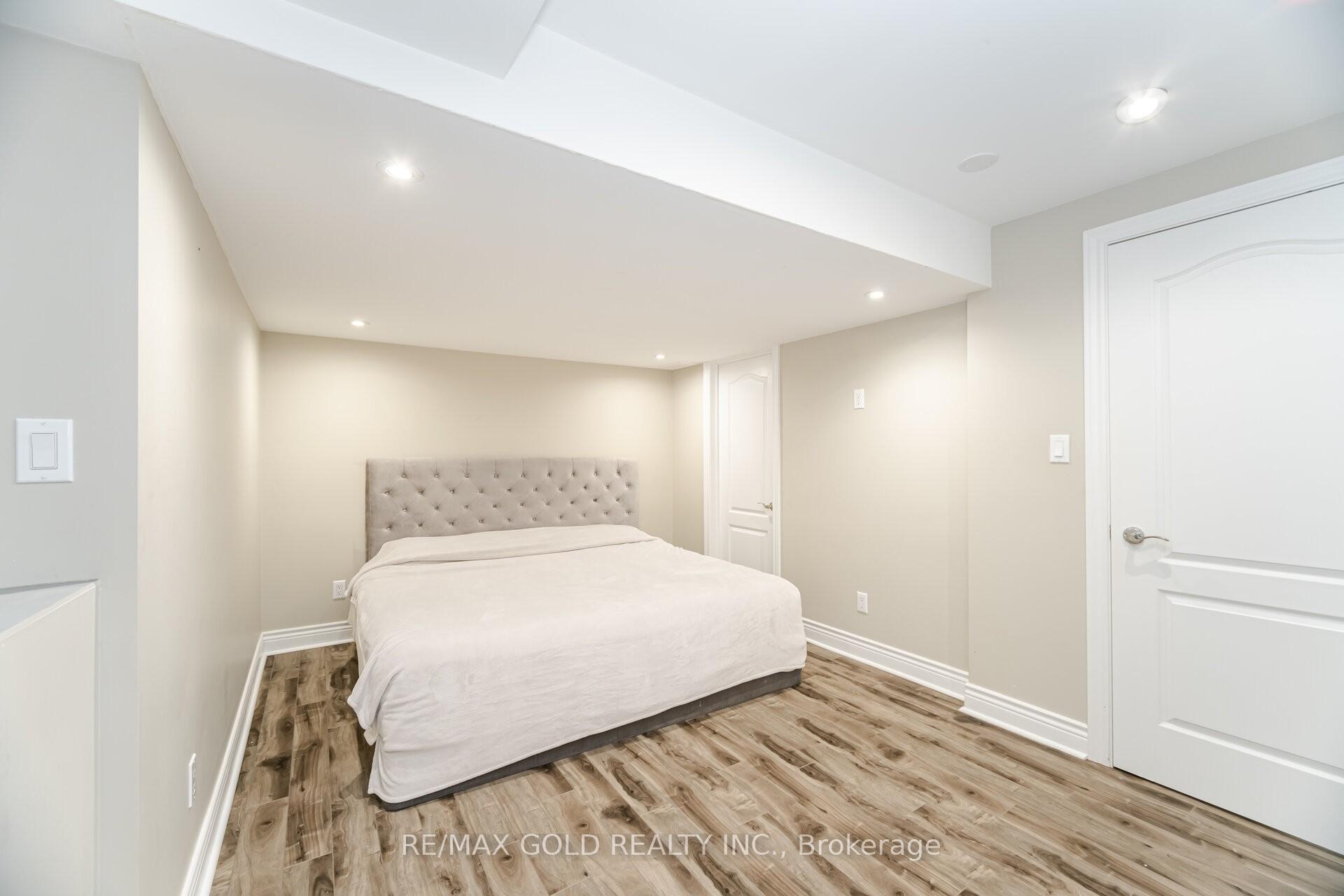 Photo 10 of 22 Yellowknife Road, Brampton, Sandringham-Wellington North — HOMEH