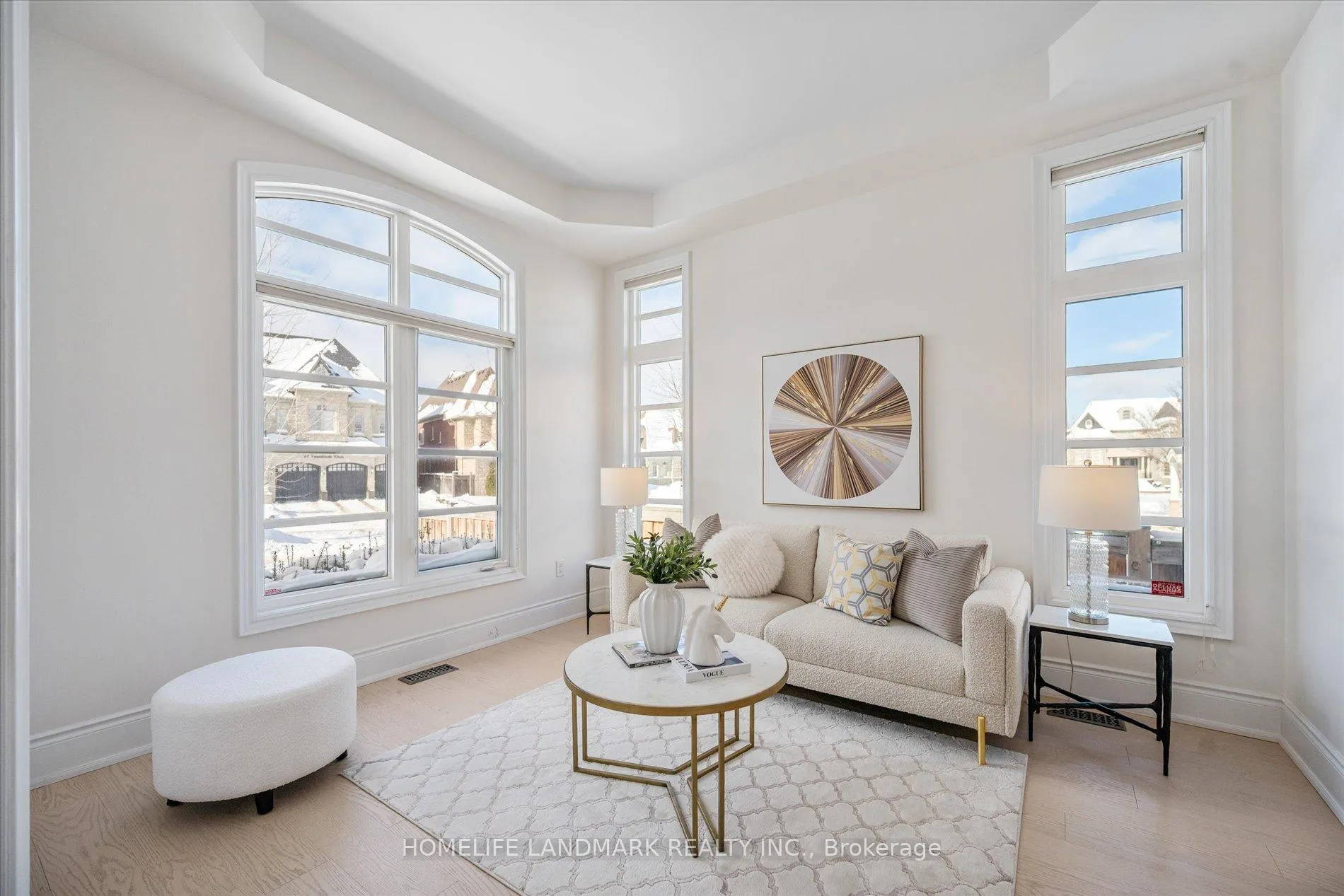 Photo 7 of 45 Carisbrooke Circle, Aurora, Bayview Southeast — HOMEH