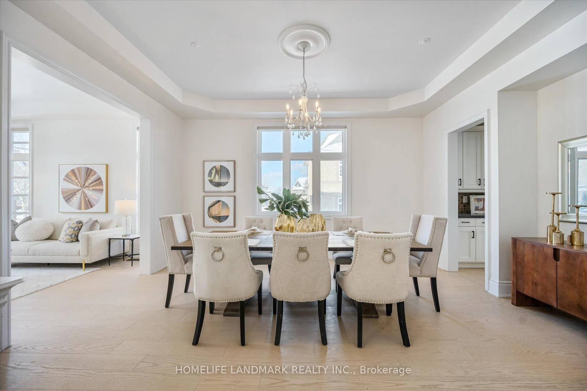 Photo 10 of 45 Carisbrooke Circle, Aurora, Bayview Southeast — HOMEH