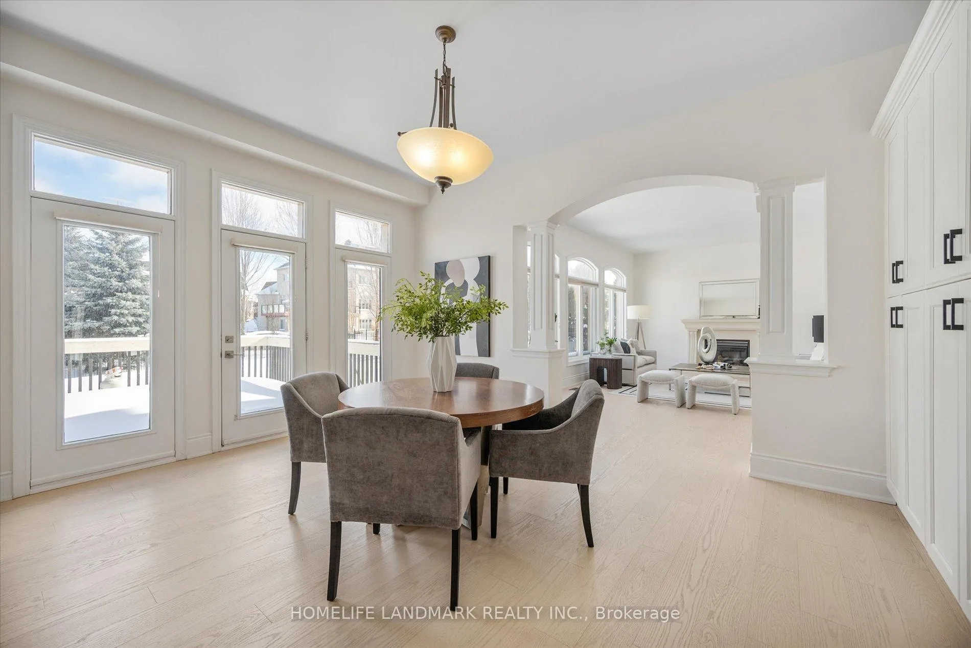 Photo 12 of 45 Carisbrooke Circle, Aurora, Bayview Southeast — HOMEH