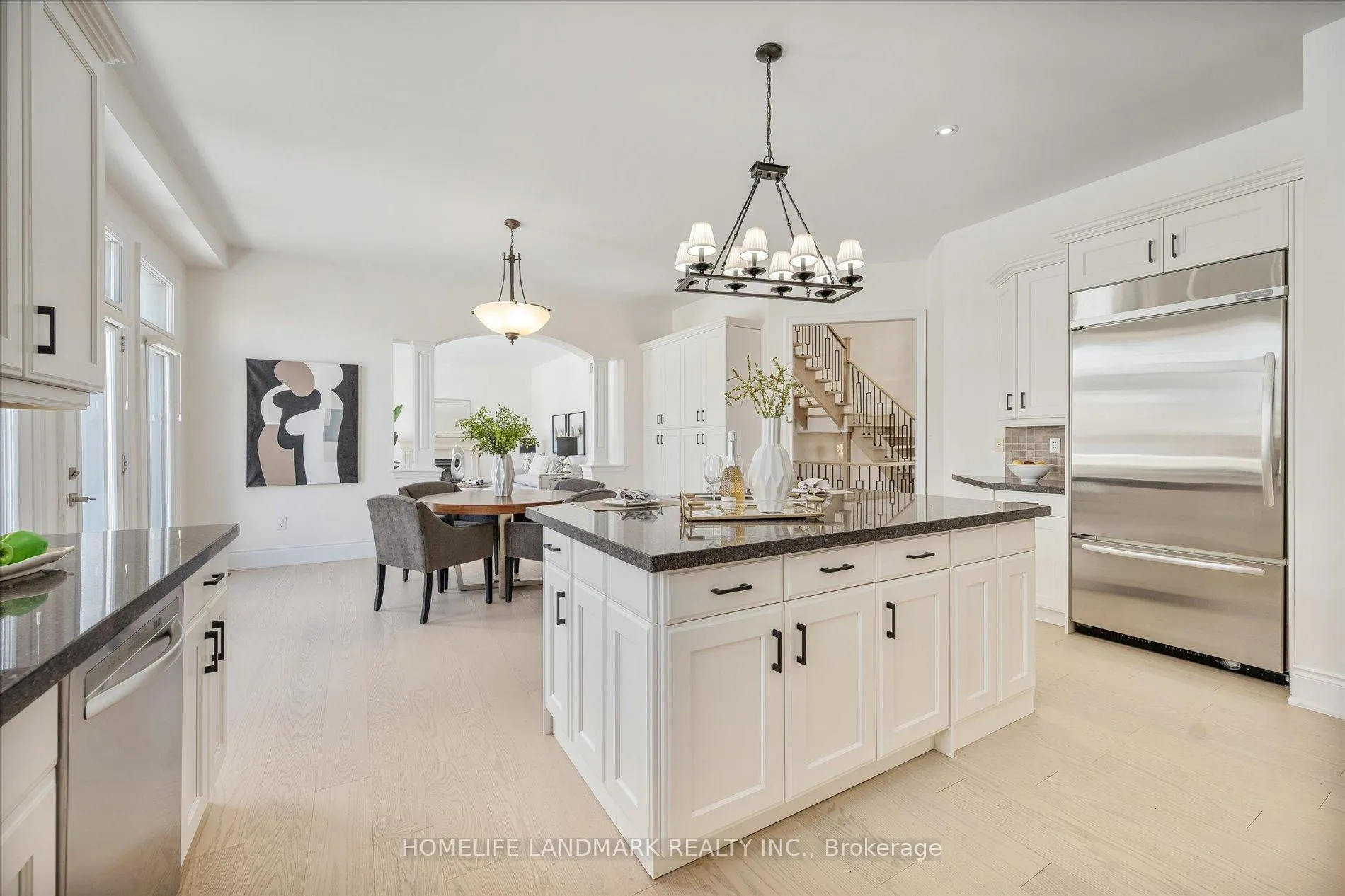 Photo 15 of 45 Carisbrooke Circle, Aurora, Bayview Southeast — HOMEH