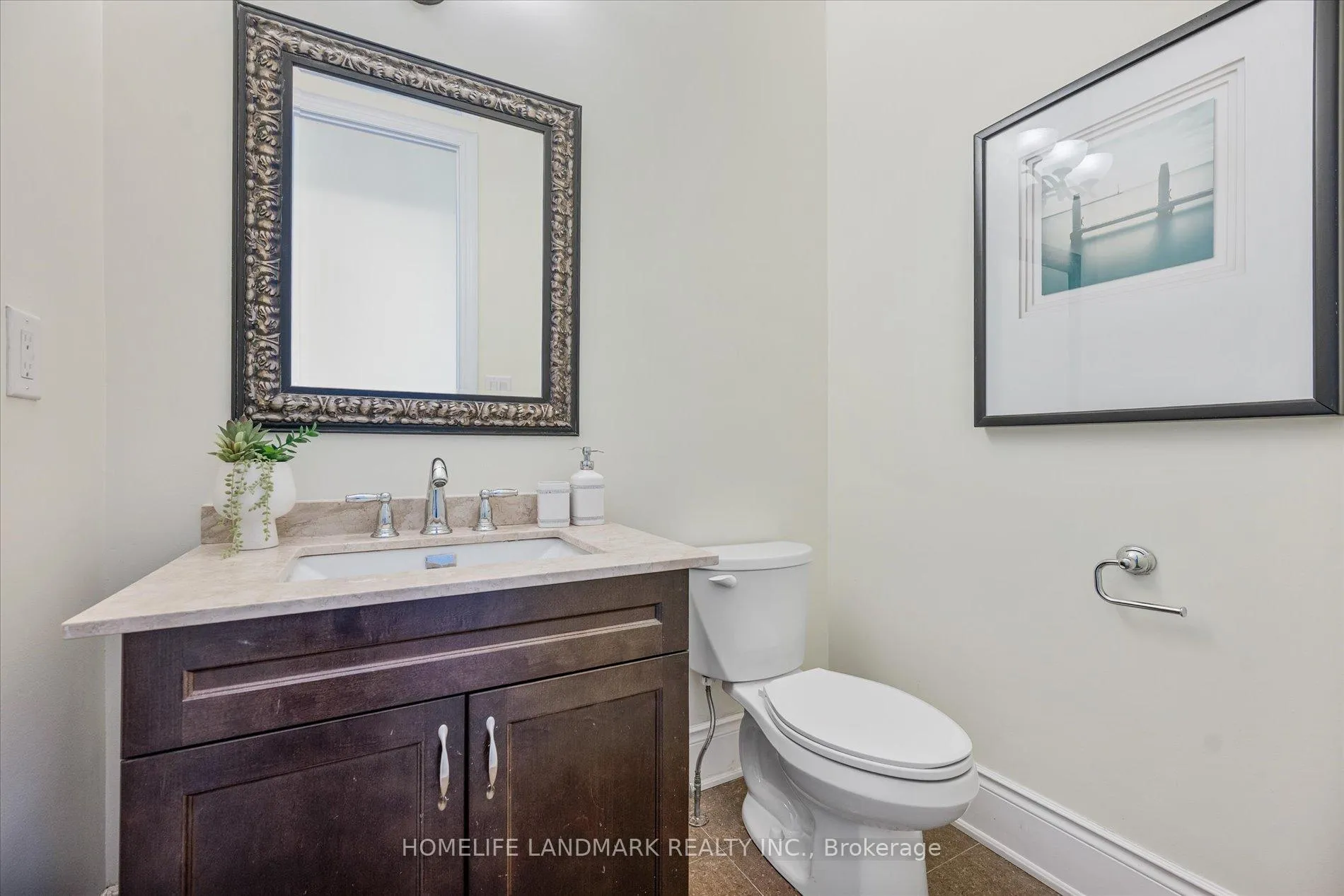 Photo 22 of 45 Carisbrooke Circle, Aurora, Bayview Southeast — HOMEH