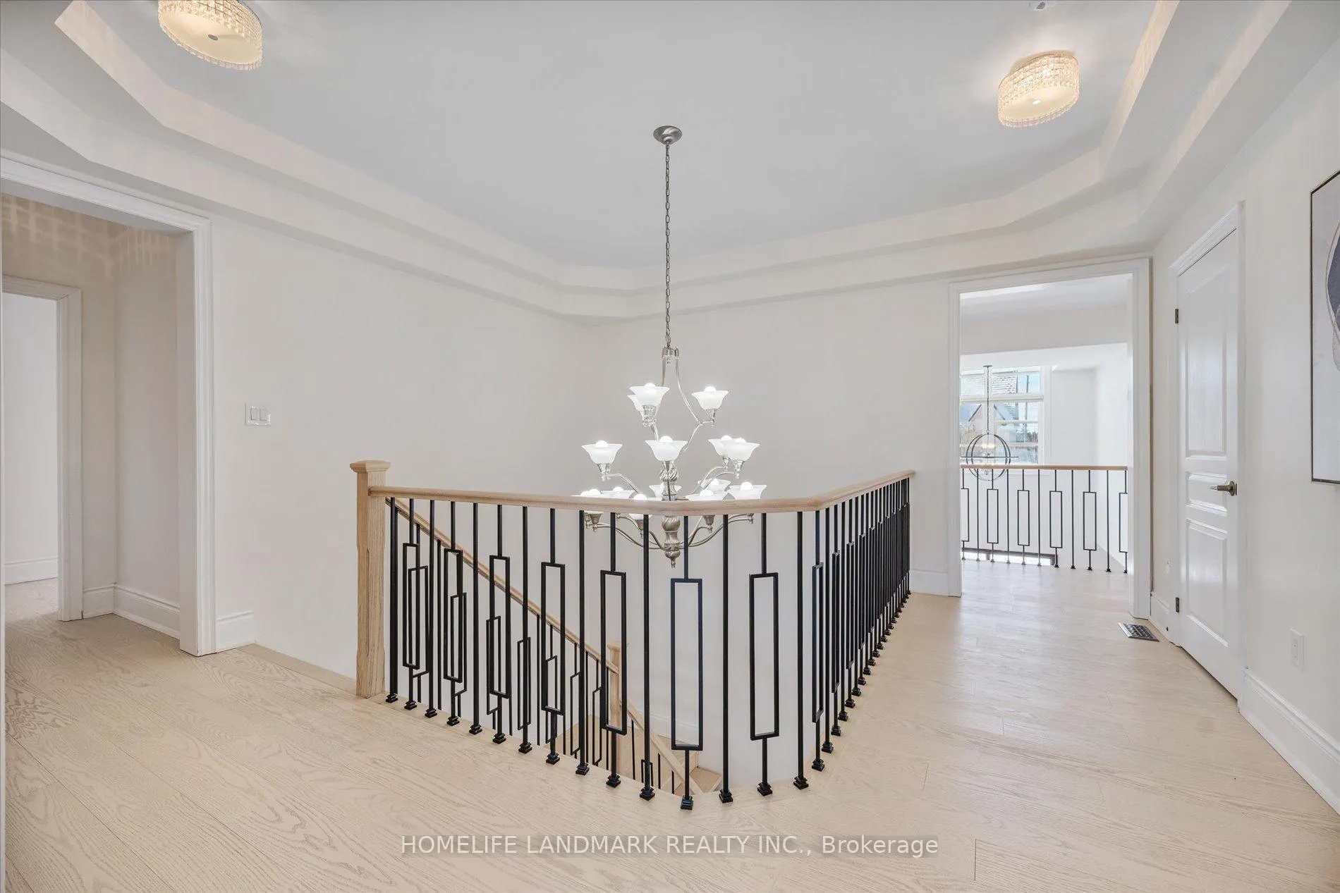 Photo 26 of 45 Carisbrooke Circle, Aurora, Bayview Southeast — HOMEH
