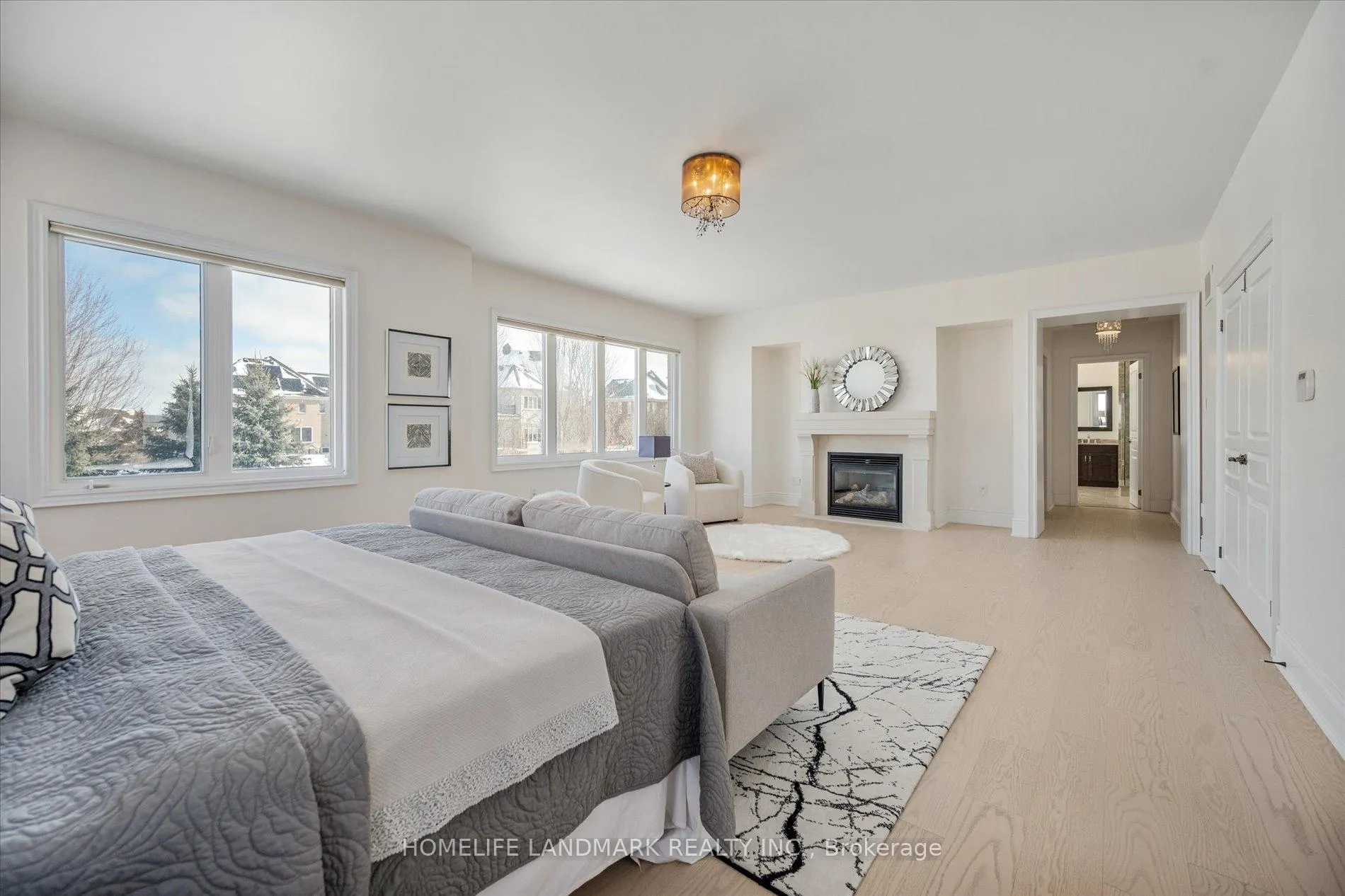 Photo 28 of 45 Carisbrooke Circle, Aurora, Bayview Southeast — HOMEH