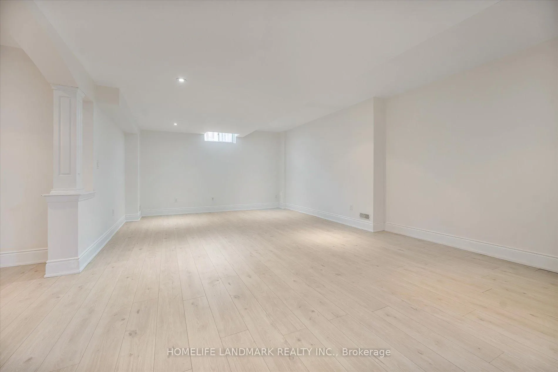 Photo 39 of 45 Carisbrooke Circle, Aurora, Bayview Southeast — HOMEH