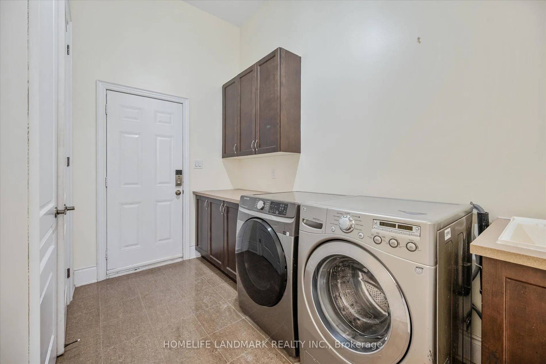 Photo 44 of 45 Carisbrooke Circle, Aurora, Bayview Southeast — HOMEH