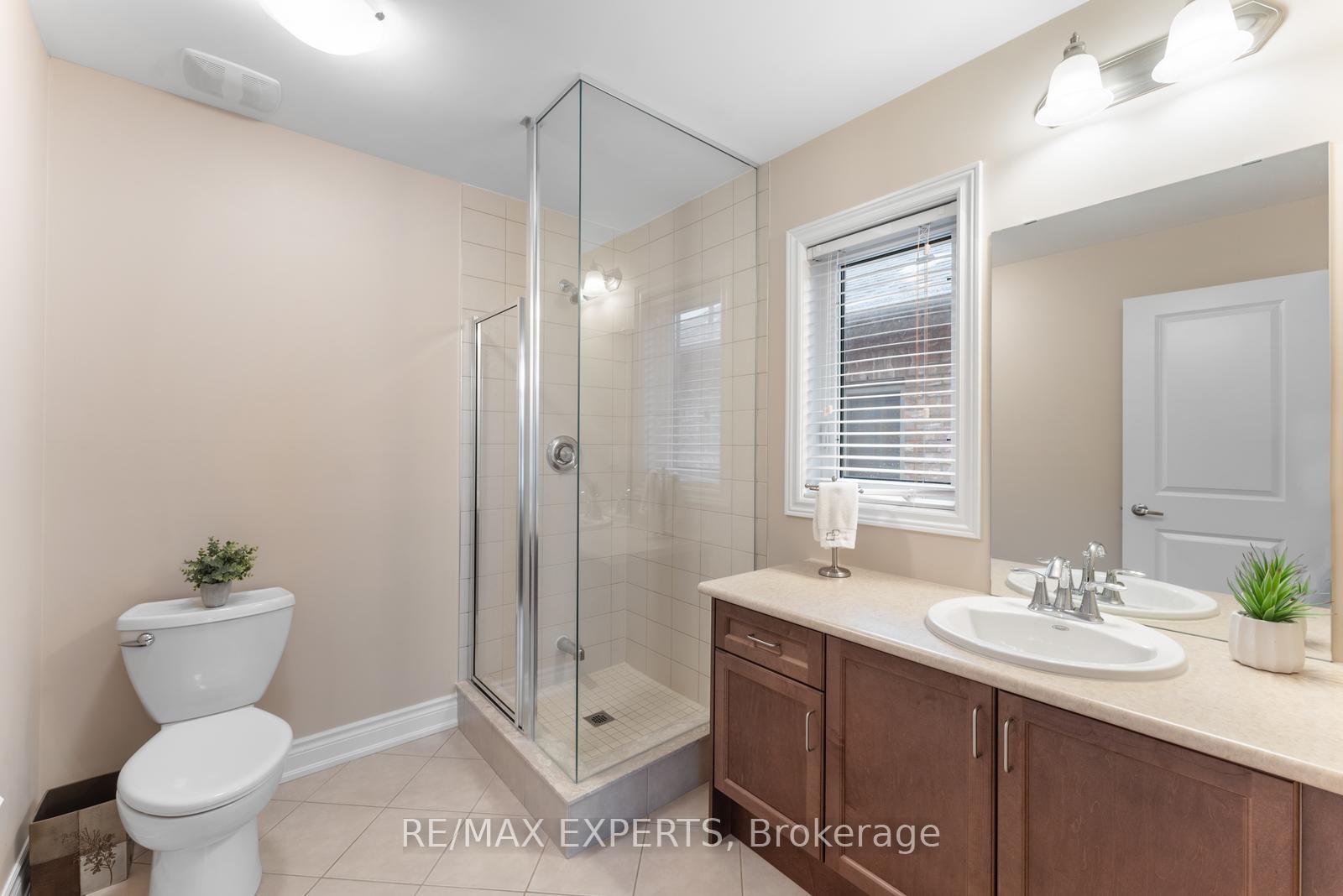 Photo 11 of 7 Drake Street, Vaughan, Vellore Village — HOMEH