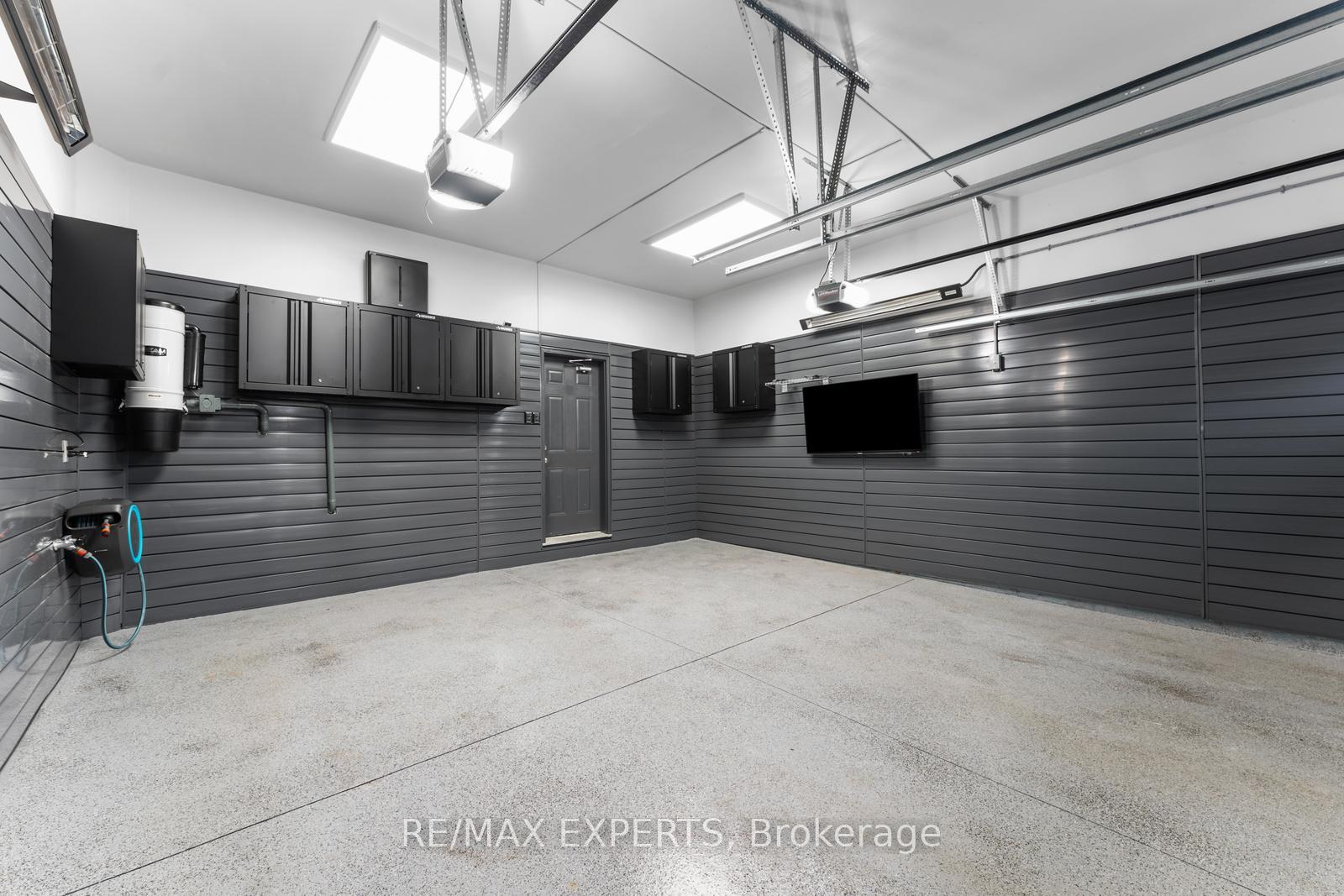 Photo 12 of 7 Drake Street, Vaughan, Vellore Village — HOMEH
