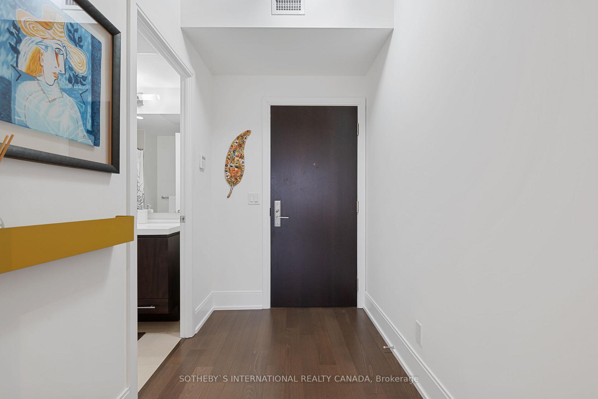 Photo 3 of Unit 1511, 70 Roehampton Avenue, Toronto, Mount Pleasant West — HOMEH