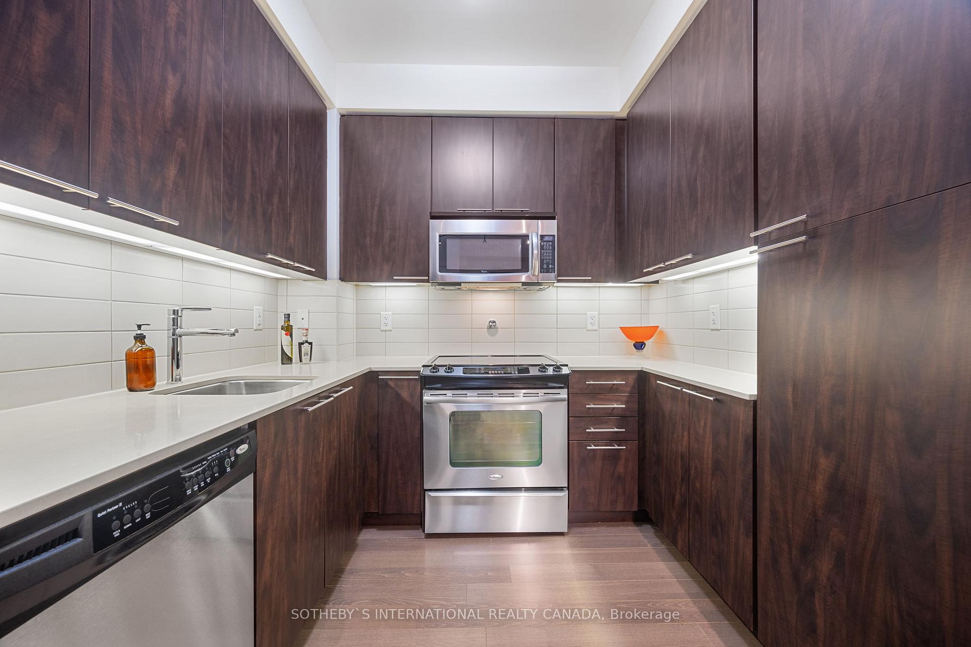 Photo 12 of Unit 1511, 70 Roehampton Avenue, Toronto, Mount Pleasant West — HOMEH