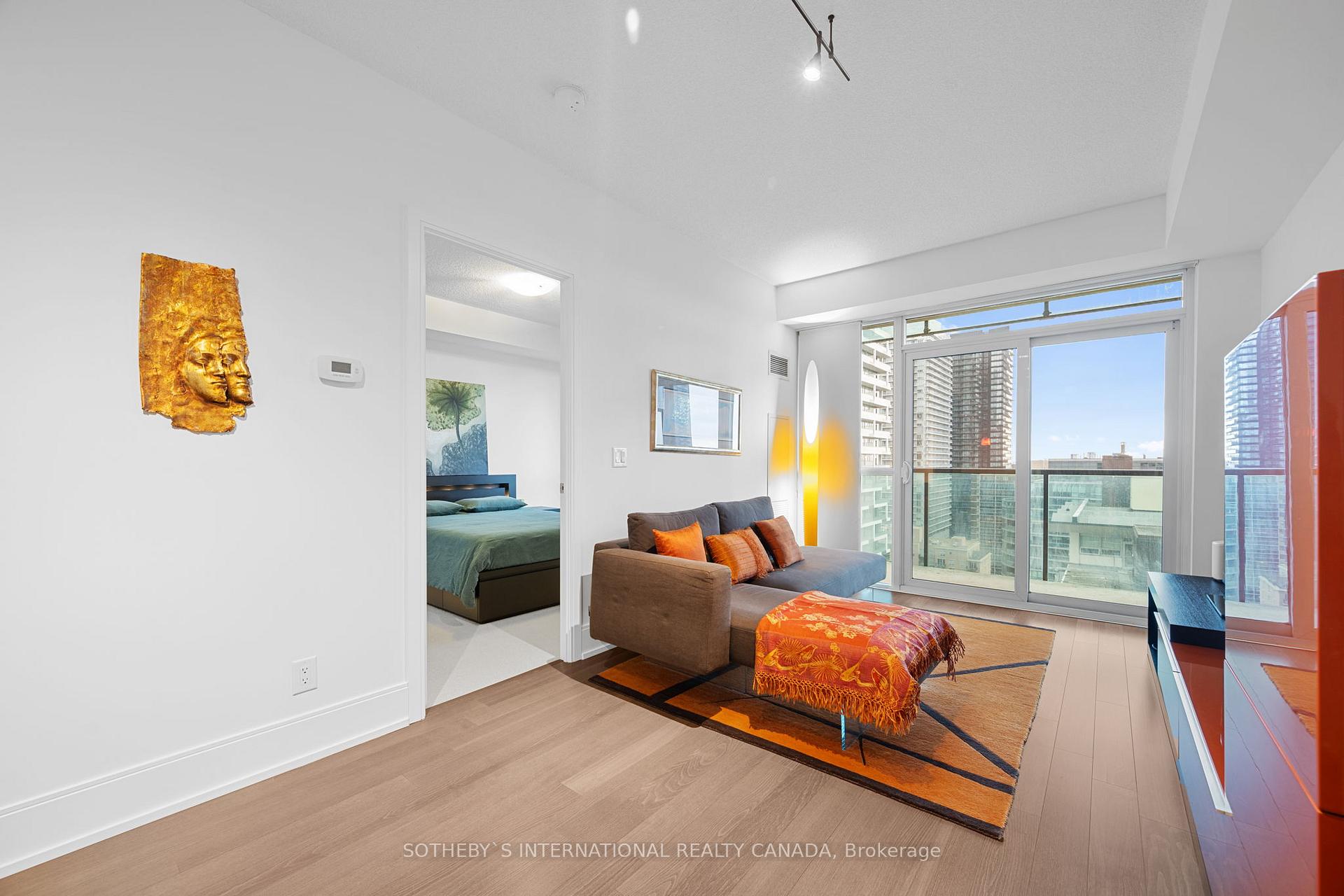 Photo 9 of Unit 1511, 70 Roehampton Avenue, Toronto, Mount Pleasant West — HOMEH