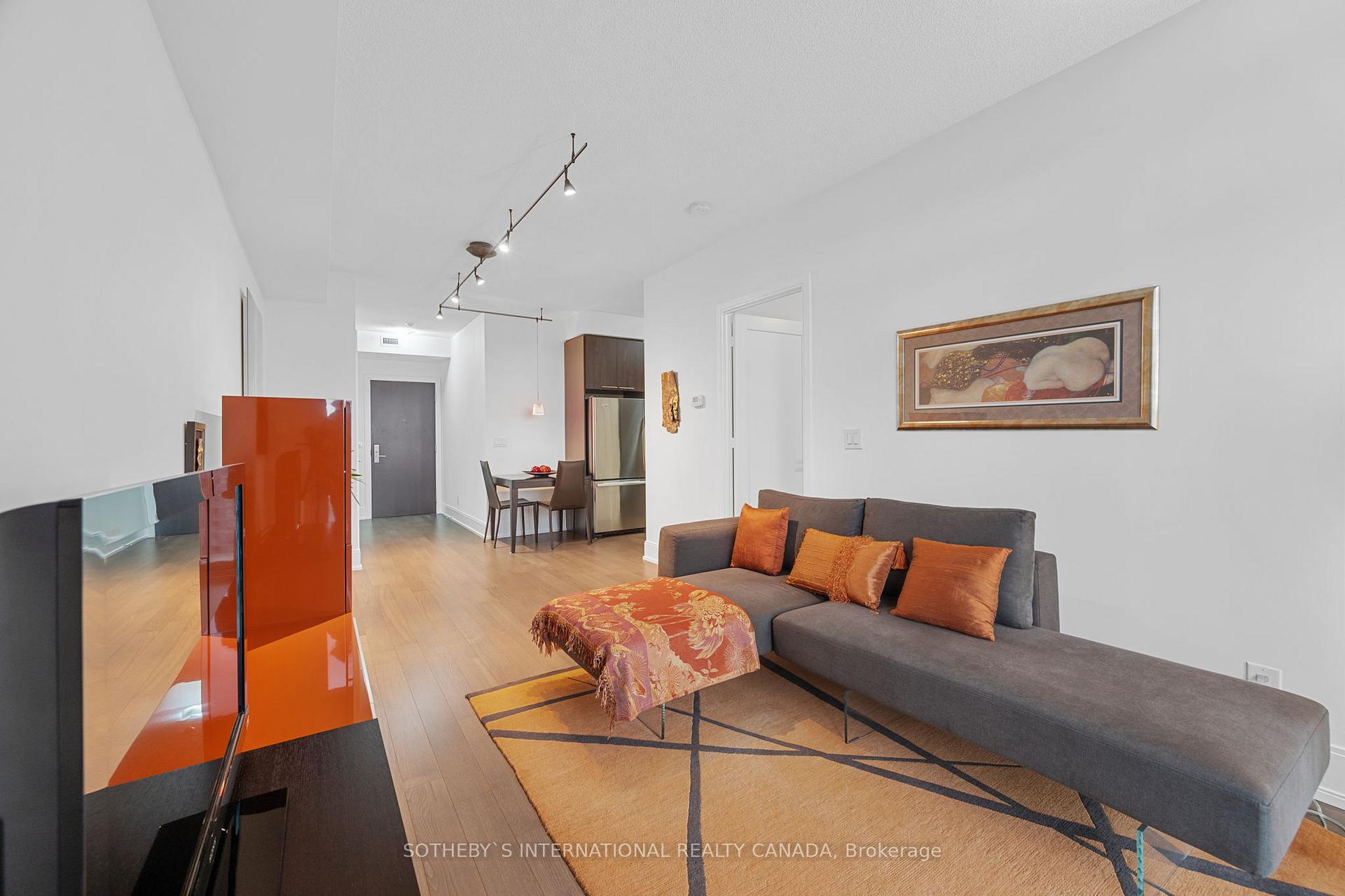Photo 7 of Unit 1511, 70 Roehampton Avenue, Toronto, Mount Pleasant West — HOMEH
