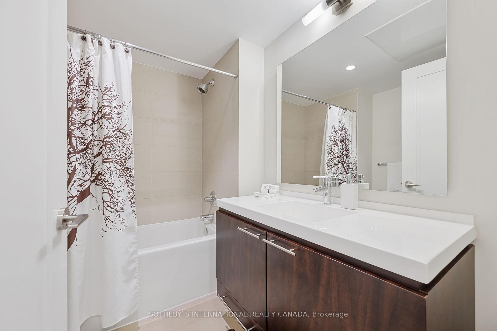 Photo 13 of Unit 1511, 70 Roehampton Avenue, Toronto, Mount Pleasant West — HOMEH