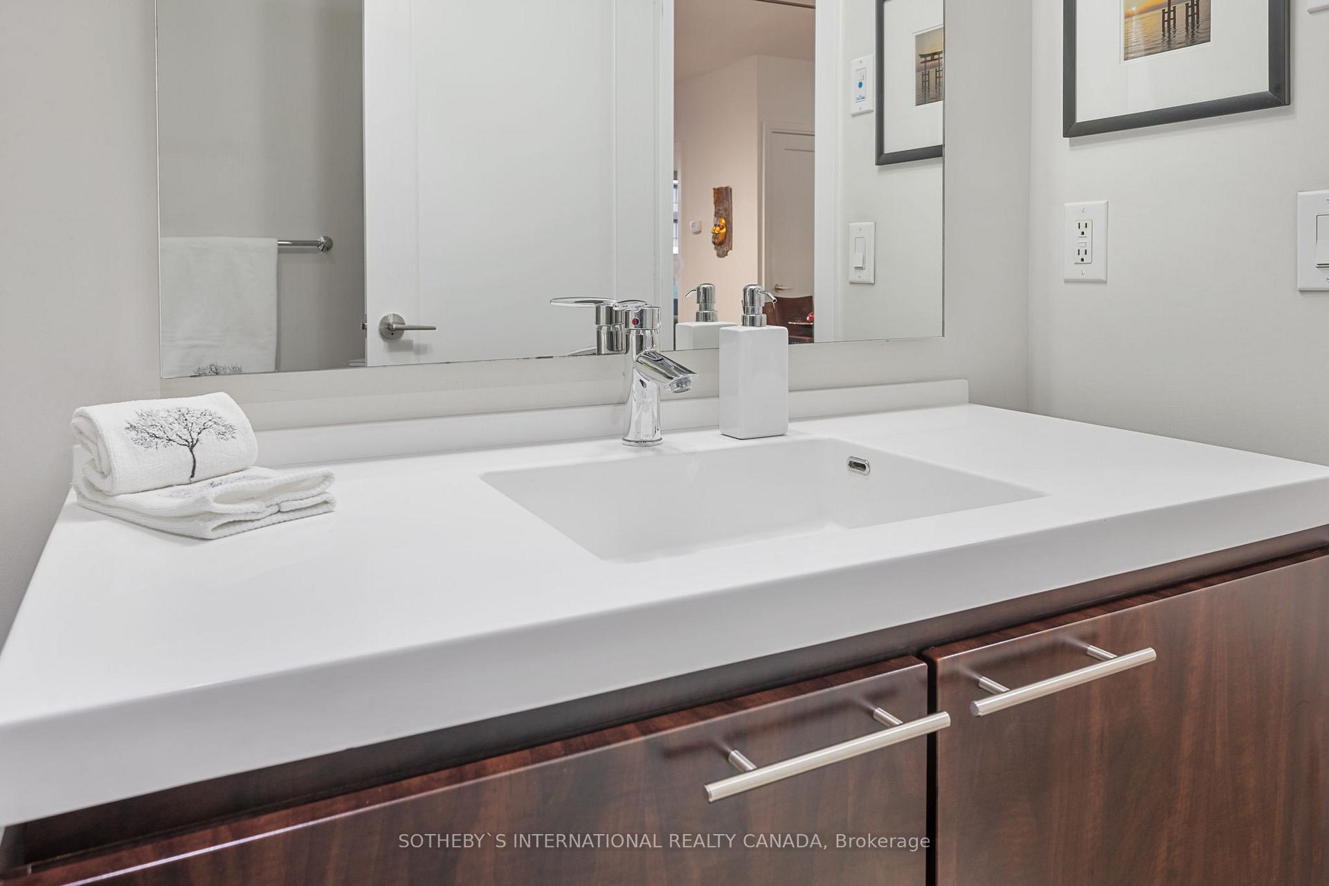 Photo 18 of Unit 1511, 70 Roehampton Avenue, Toronto, Mount Pleasant West — HOMEH