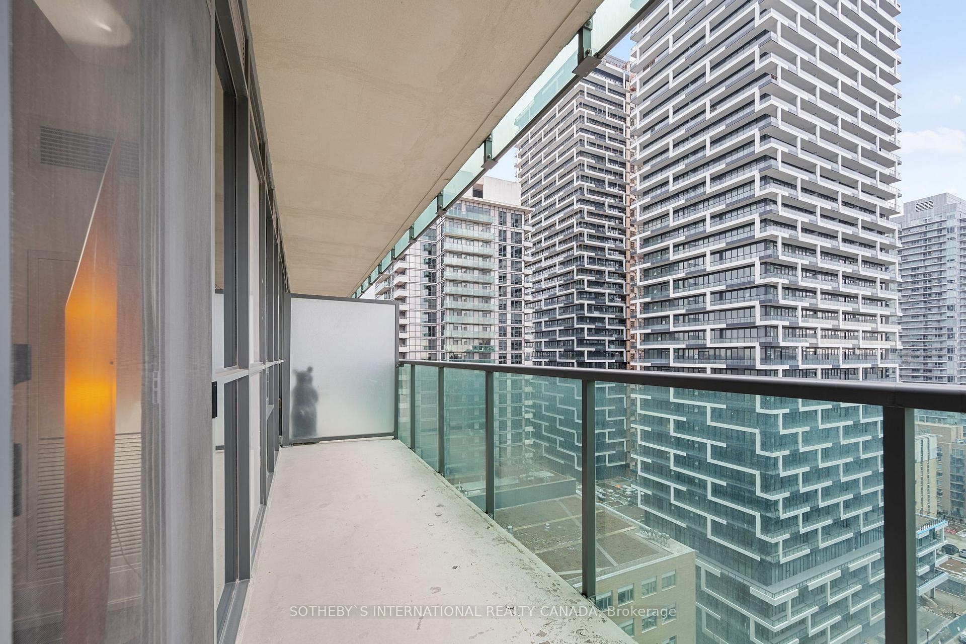 Photo 15 of Unit 1511, 70 Roehampton Avenue, Toronto, Mount Pleasant West — HOMEH